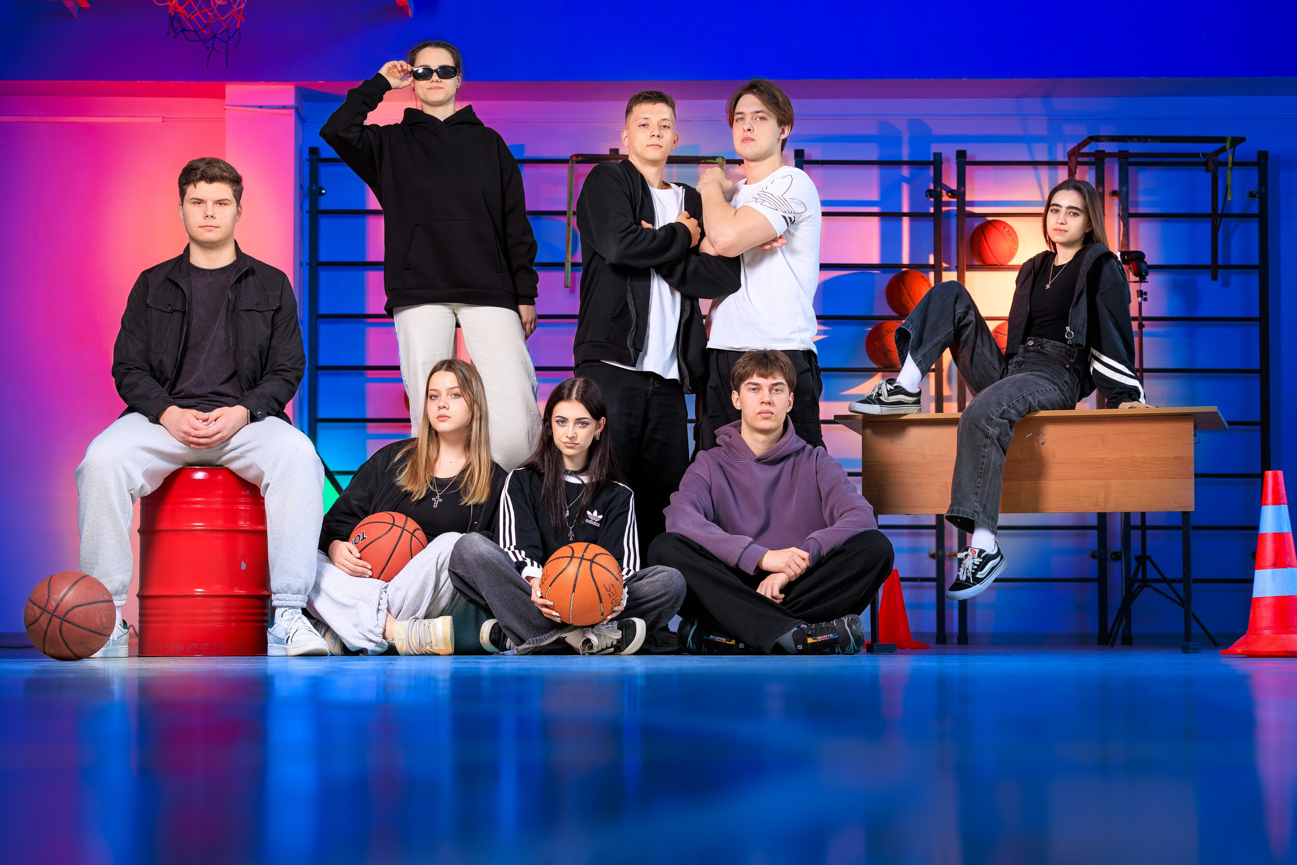 Смотреть фотки в спортзале. Выпускные альбомы Геленджик, Новороссийск, Краснодар, Туапсе