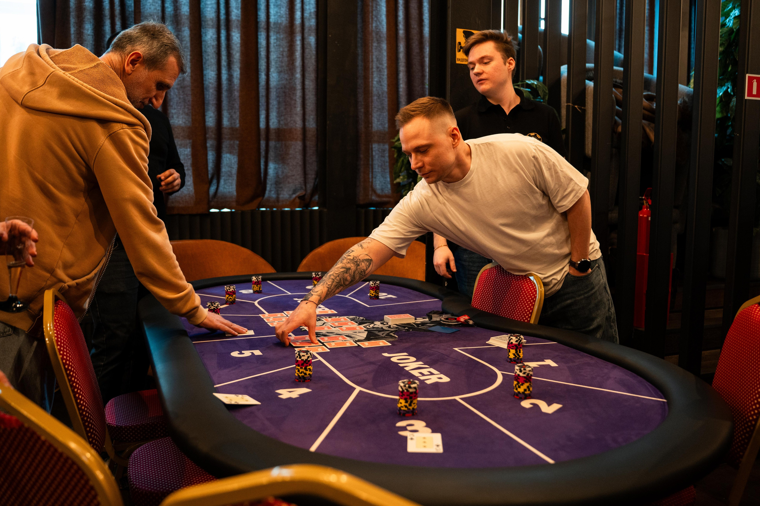 Joker Poker Club 01.03.2026. Коммерческий и художественный фотограф и видеограф в Москве Арсений Тургенев