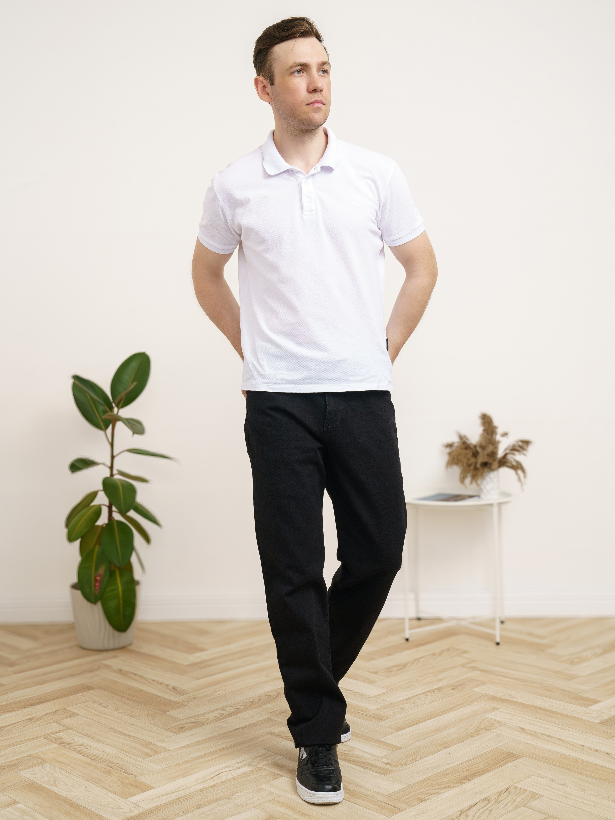 Джинсы, модель Алексей. KED Production — продакшн из СПб. Создаём фото, видео и контент, который помогает брендам и селлерам продавать больше