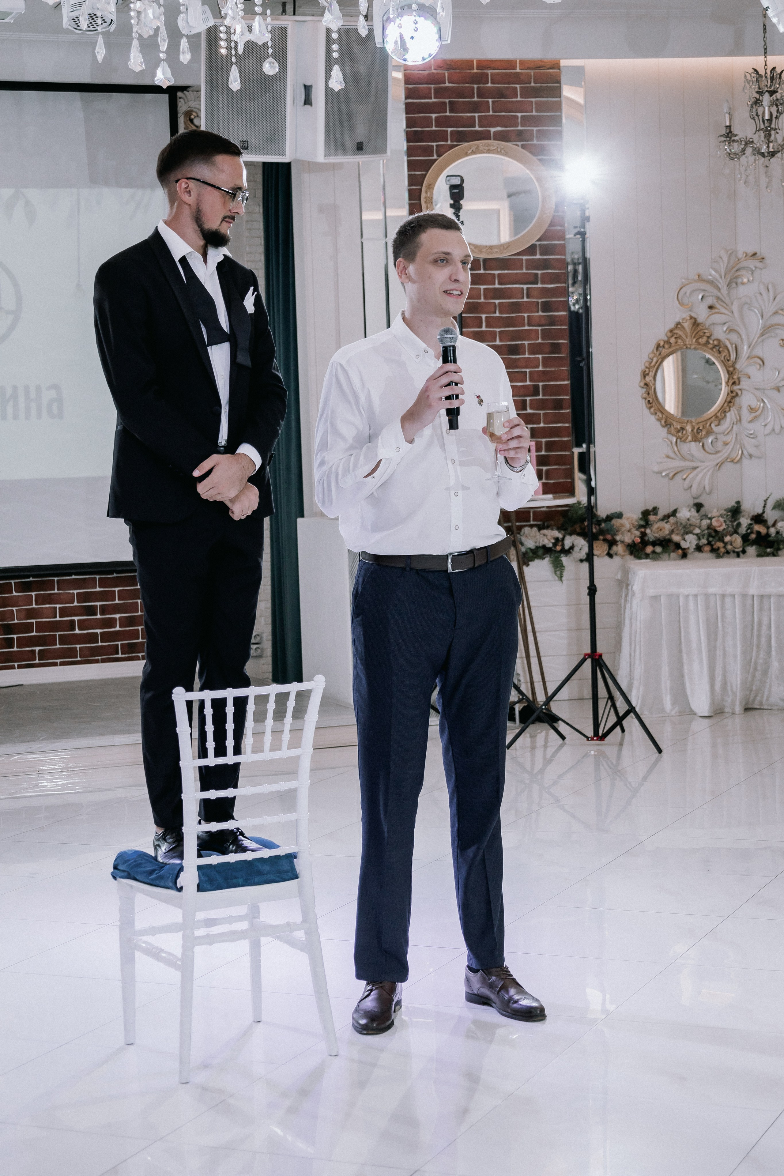 Свадебная прогулка. Эвелина и Дмитрий. Свадебная фотография. Арина Рубах