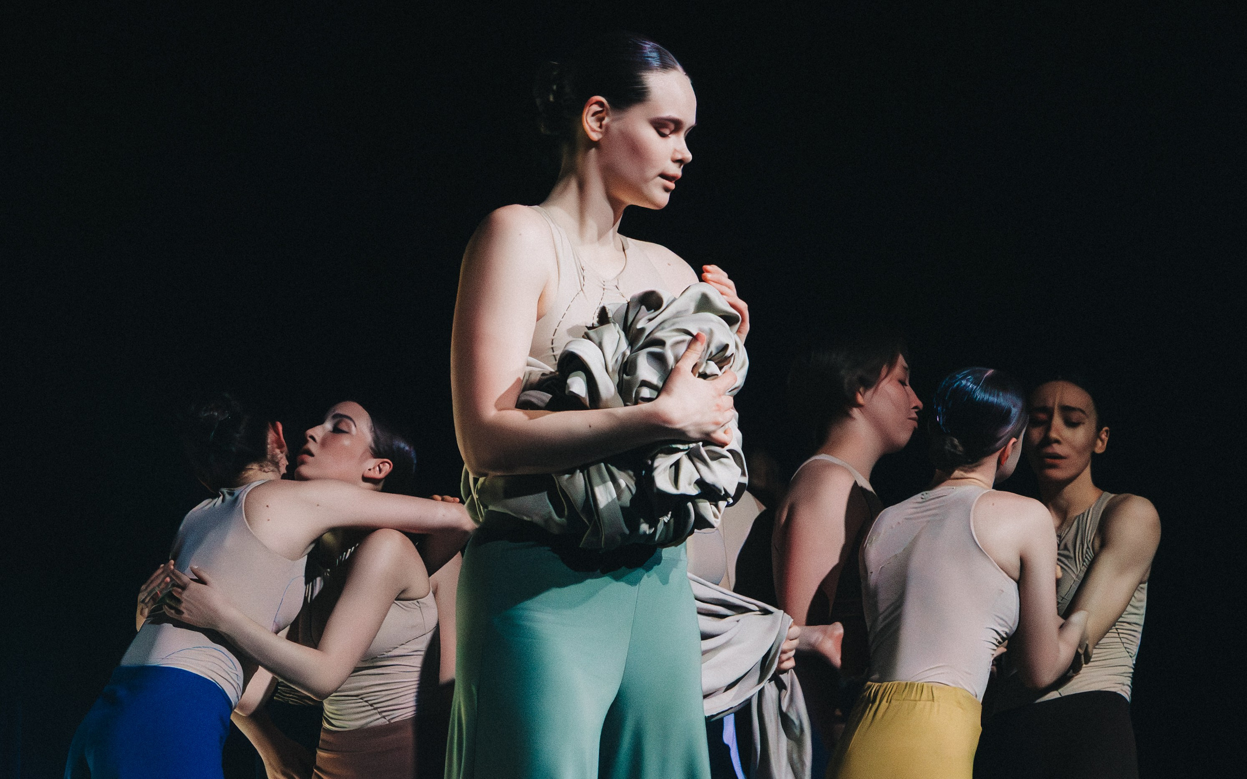«На ощупь» пластический спектакль. Фотограф Москва