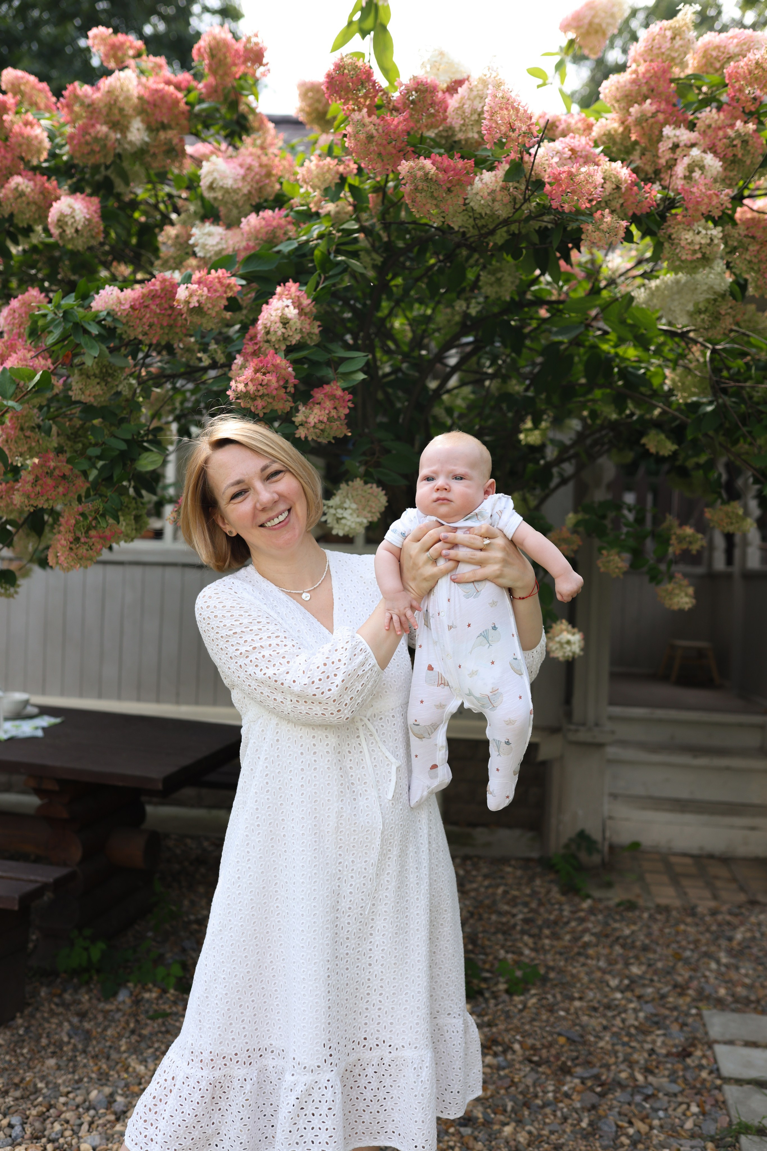 Семейная фотосессия в загородной студии. Фотограф в Железнодорожном и Балашихе