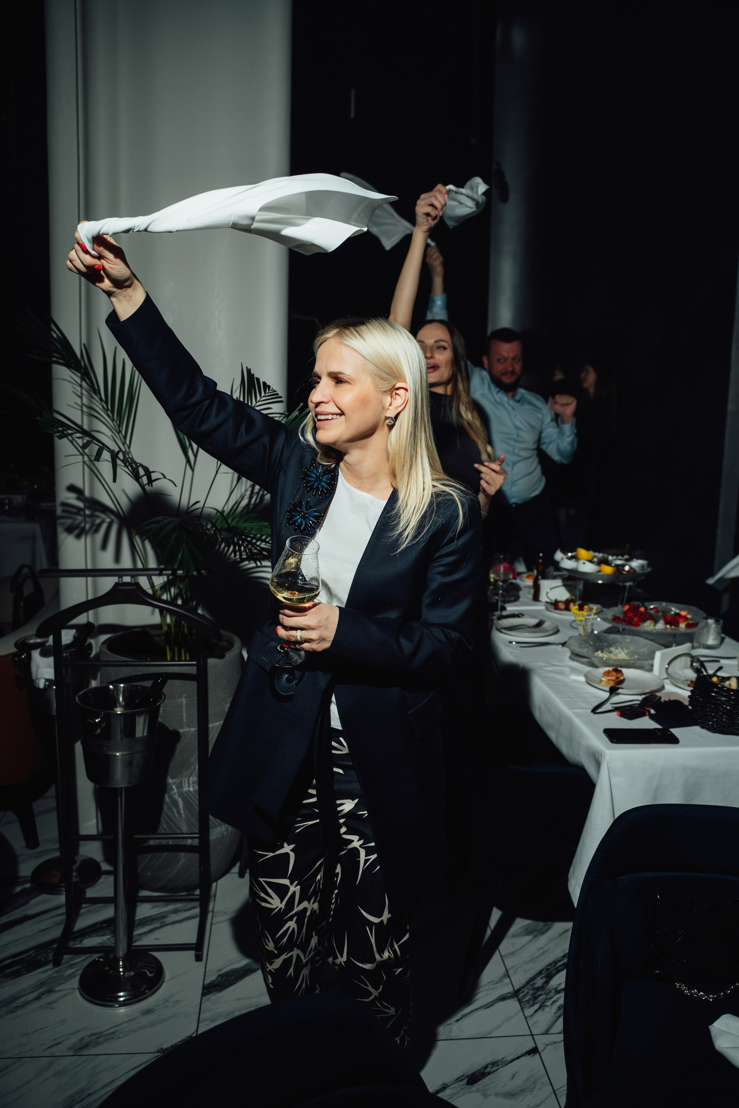 12 апреля (пятница). BENUAR Restaurant