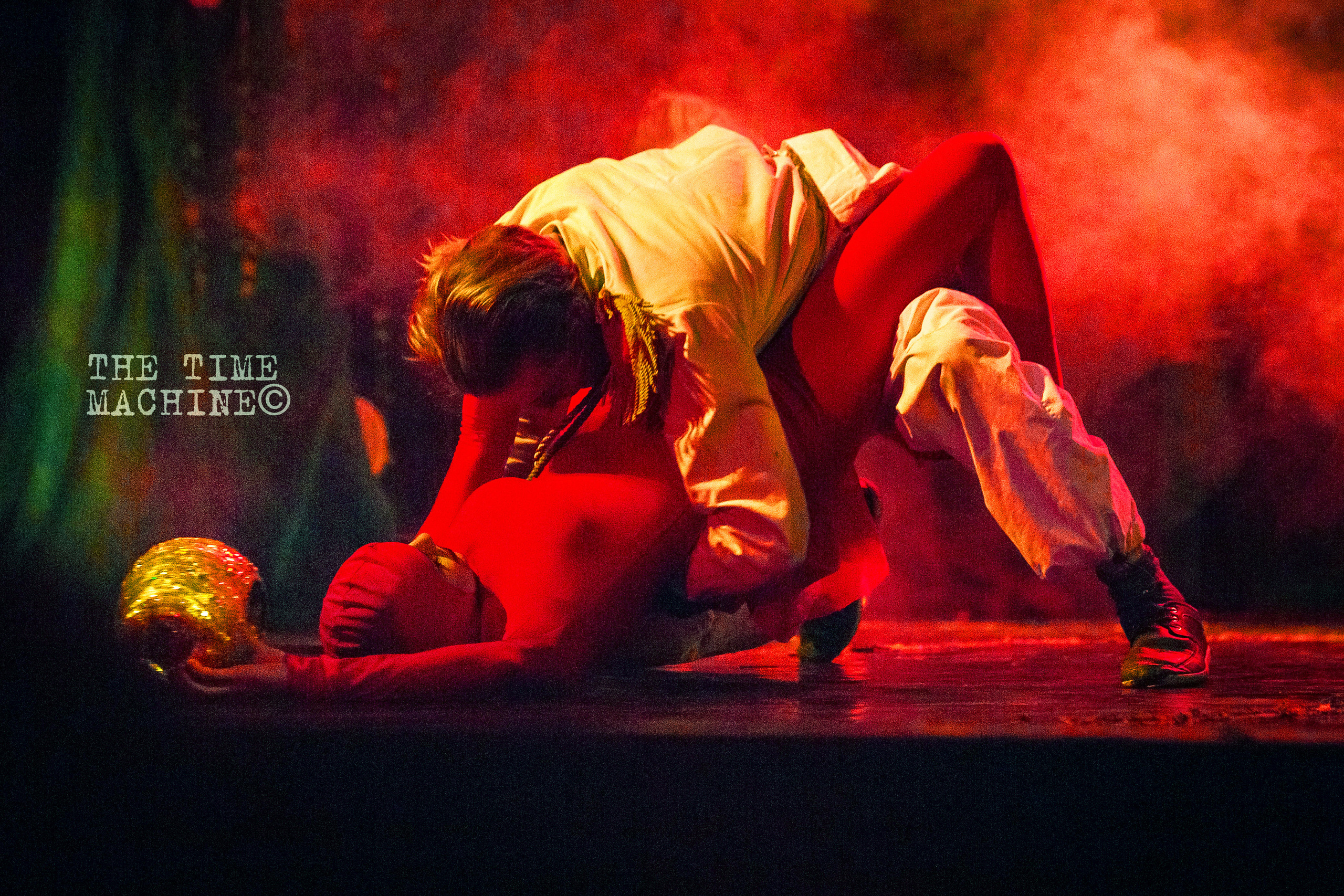 ТЕАТР. Фотограф для маркетплейсов Михаил Бове