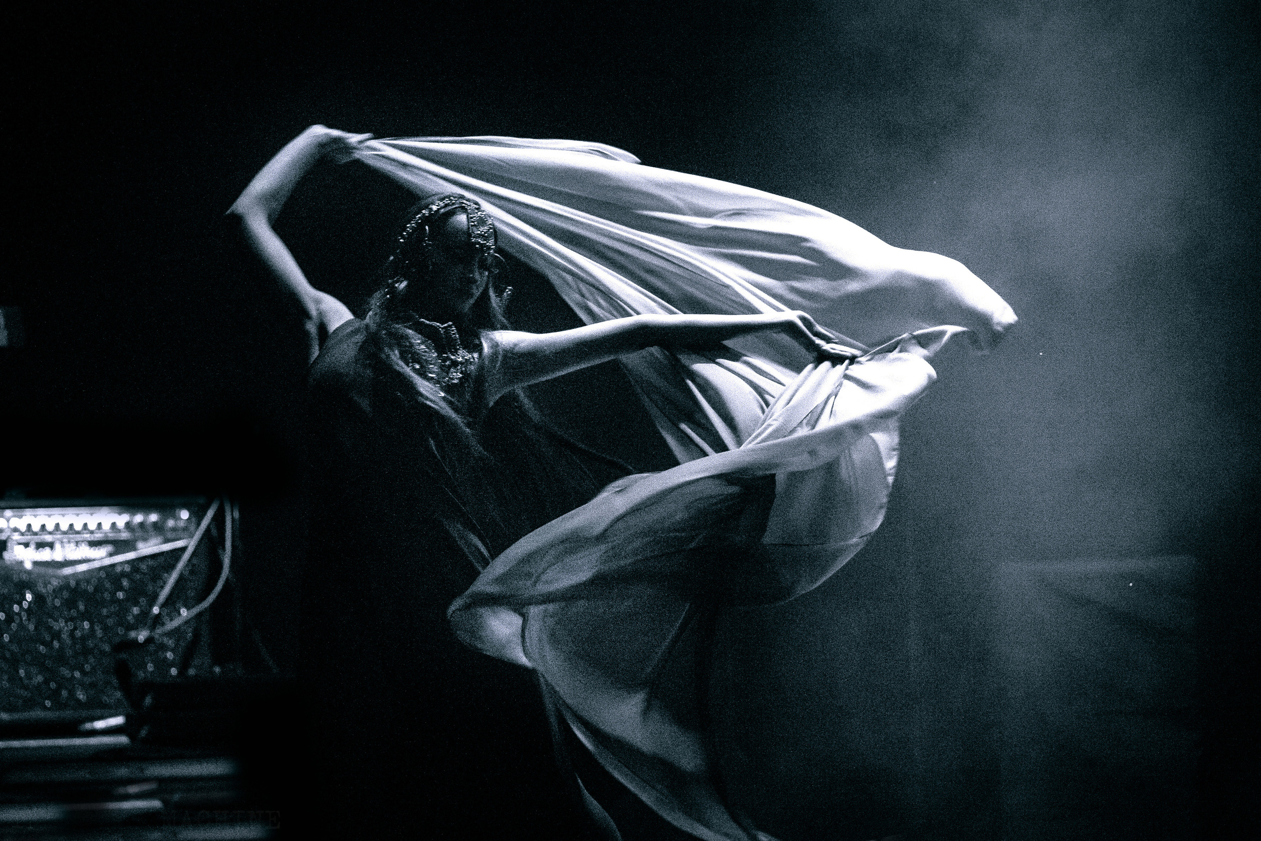 ТЕАТР. Фотограф для маркетплейсов Михаил Бове