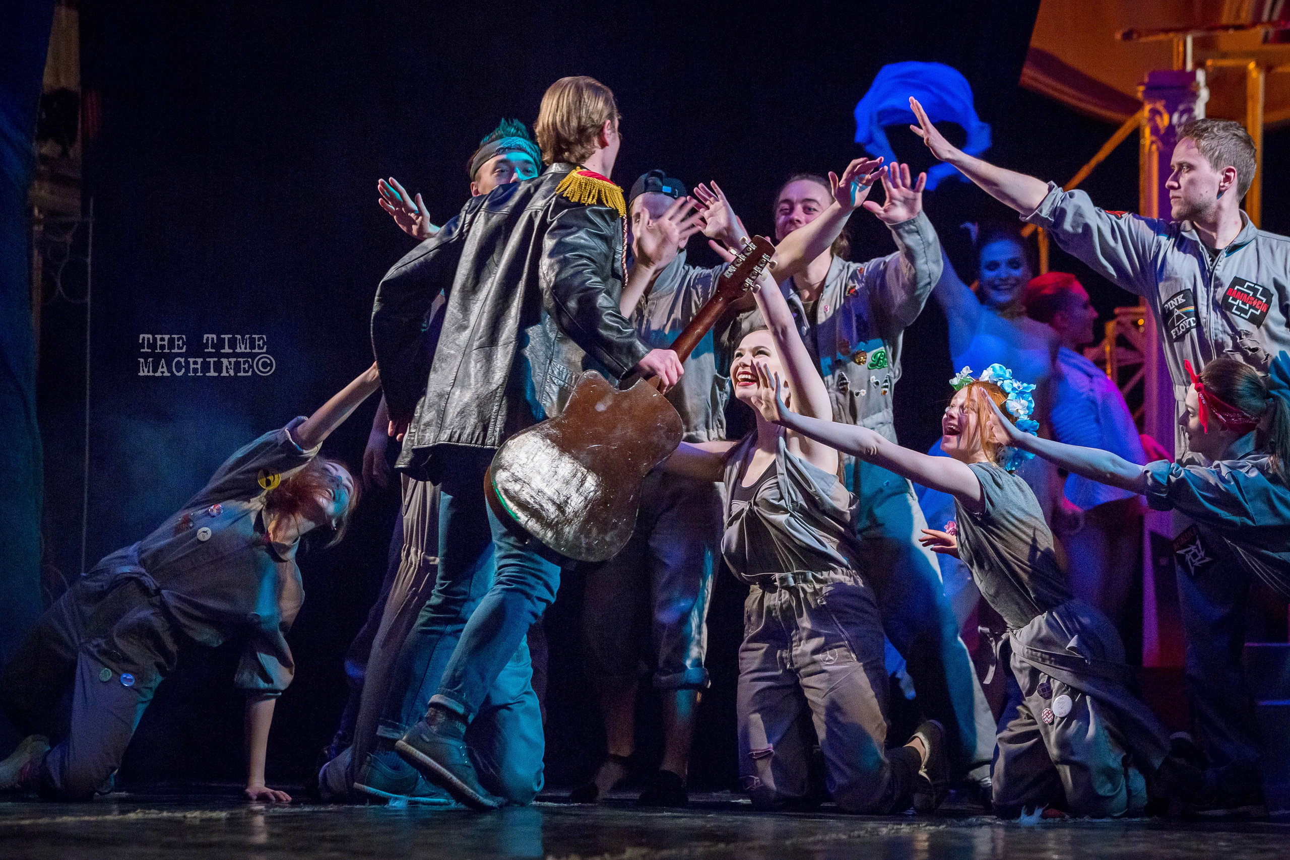 ТЕАТР. Фотограф для маркетплейсов Михаил Бове