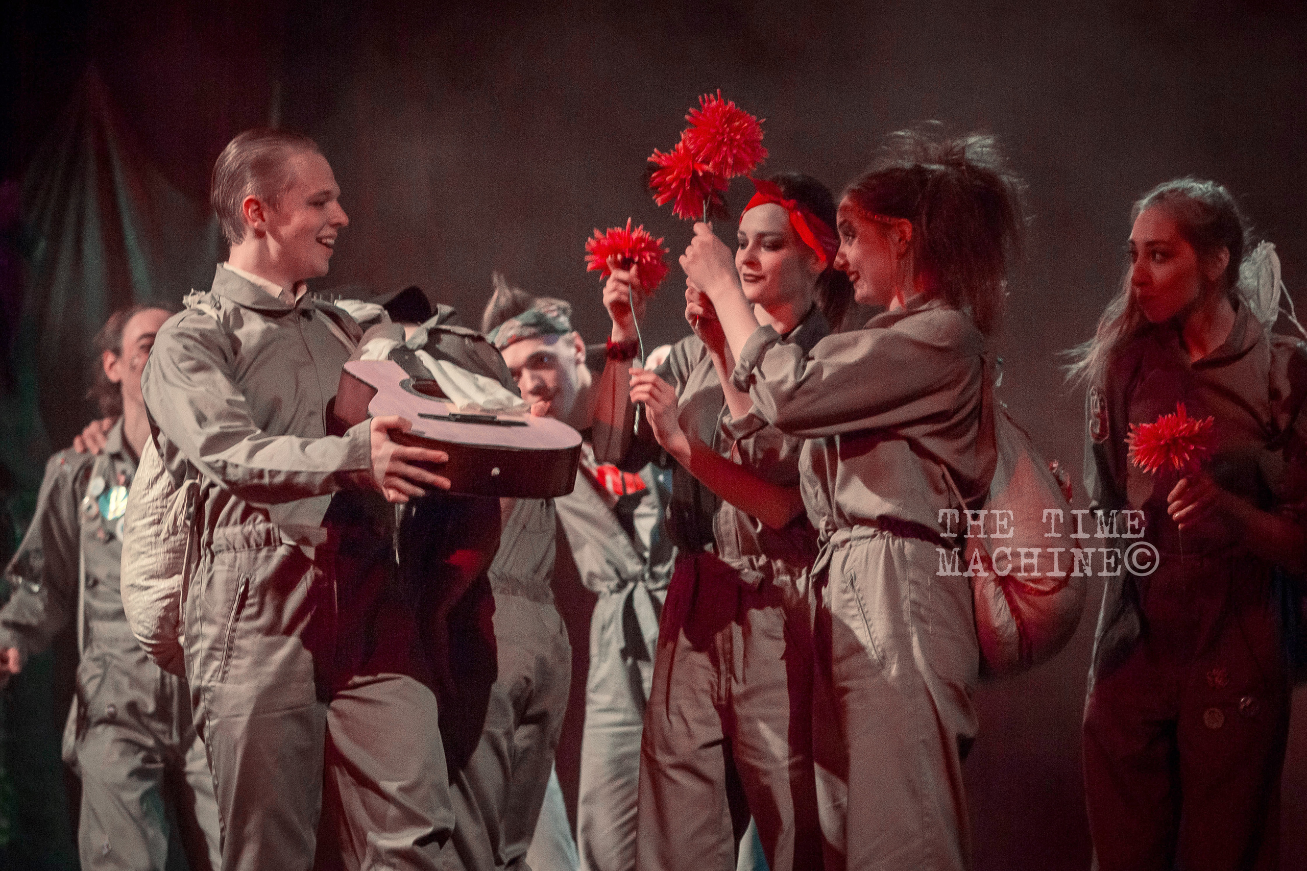 ТЕАТР. Фотограф для маркетплейсов Михаил Бове