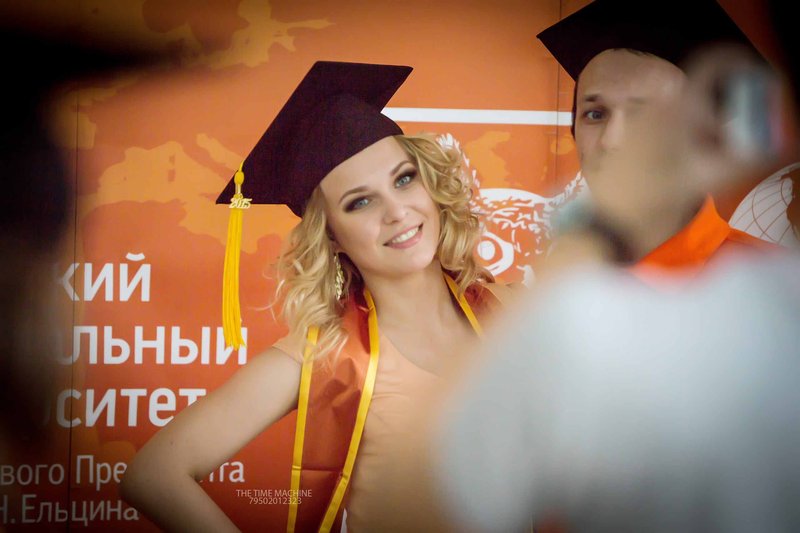 ВЫПУСКНОЙ В УЧЕБНОМ ЗАВЕДЕНИИ. Фотограф для маркетплейсов Михаил Бове