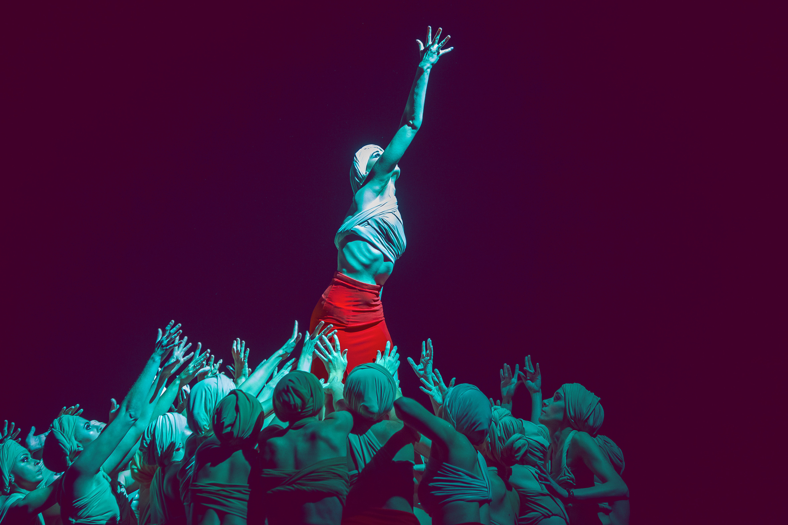 ТЕАТР. Фотограф для маркетплейсов Михаил Бове