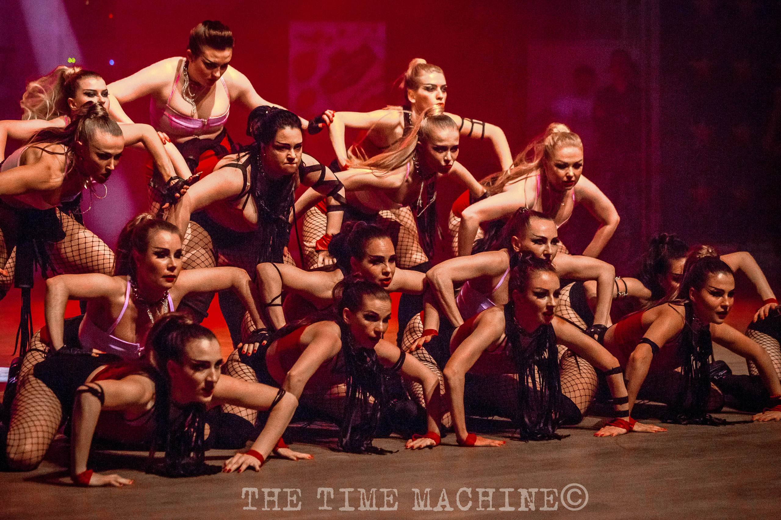 DANCE. Фотограф для маркетплейсов Михаил Бове