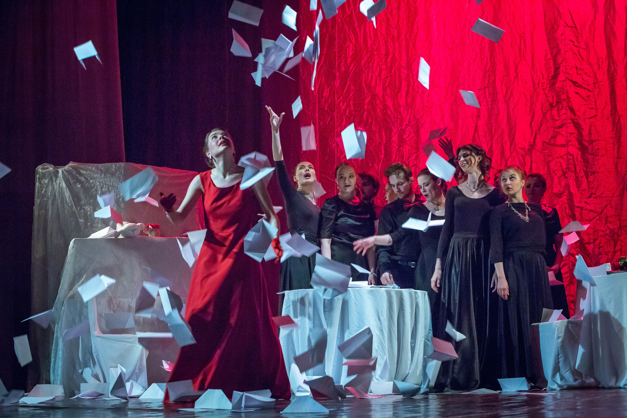 ТЕАТР. Фотограф для маркетплейсов Михаил Бове