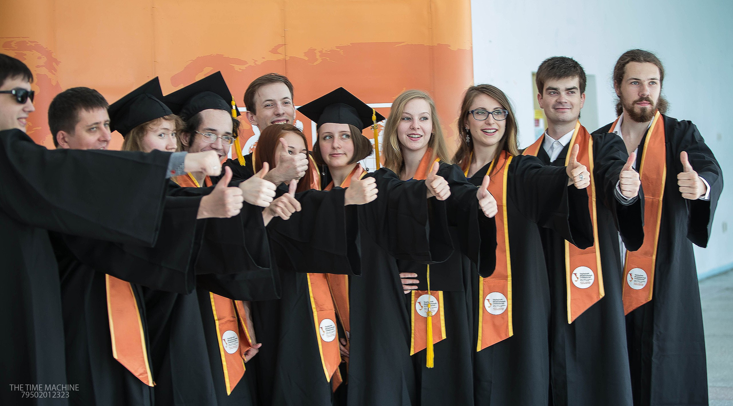 ВЫПУСКНОЙ В УЧЕБНОМ ЗАВЕДЕНИИ. Фотограф для маркетплейсов Михаил Бове