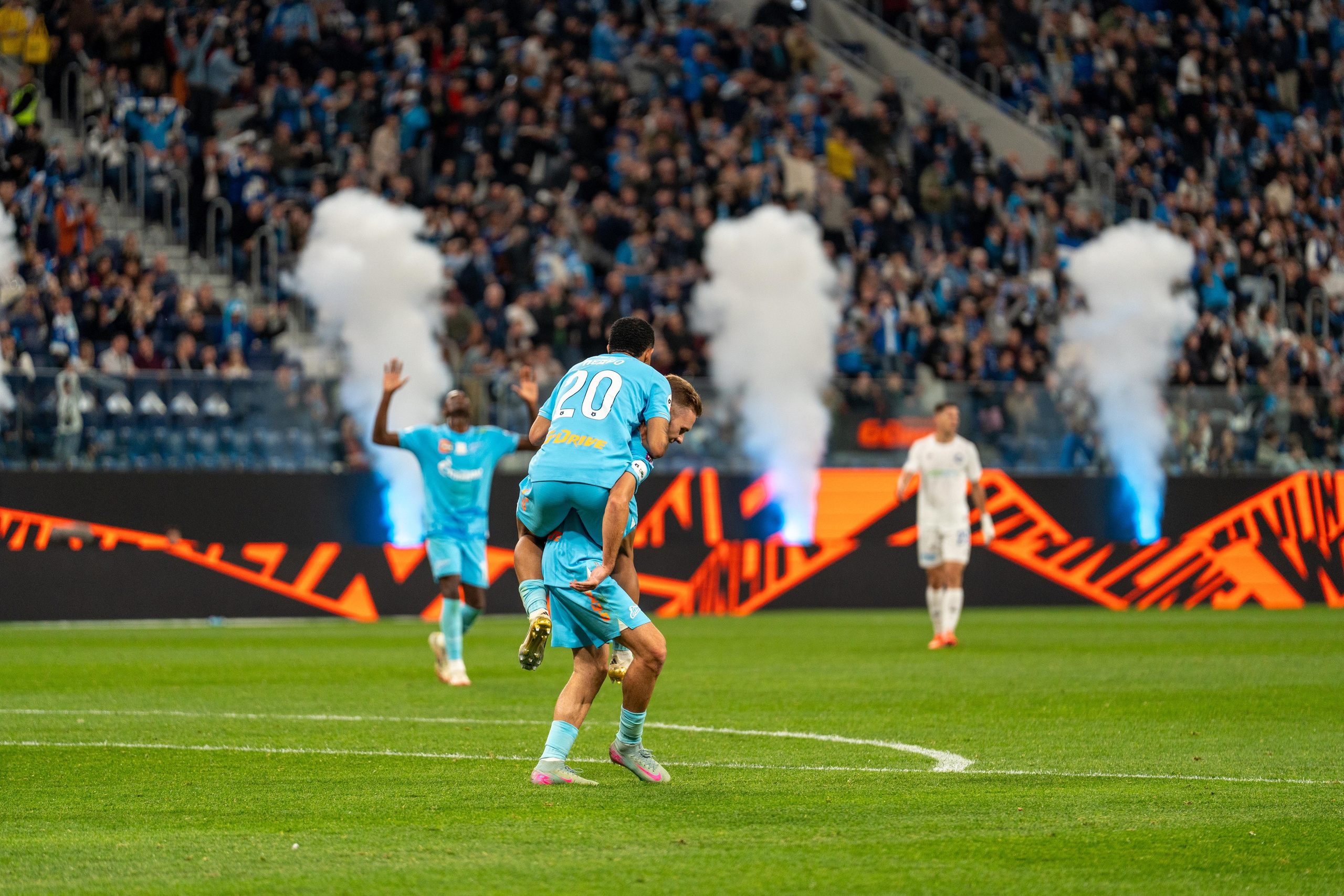 Зенит — Оренбург: репортажная съёмка матча РПЛ в Санкт-Петербурге | Антон Гауф. Спортивный фотограф в Санкт-Петербурге | Антон Гауф