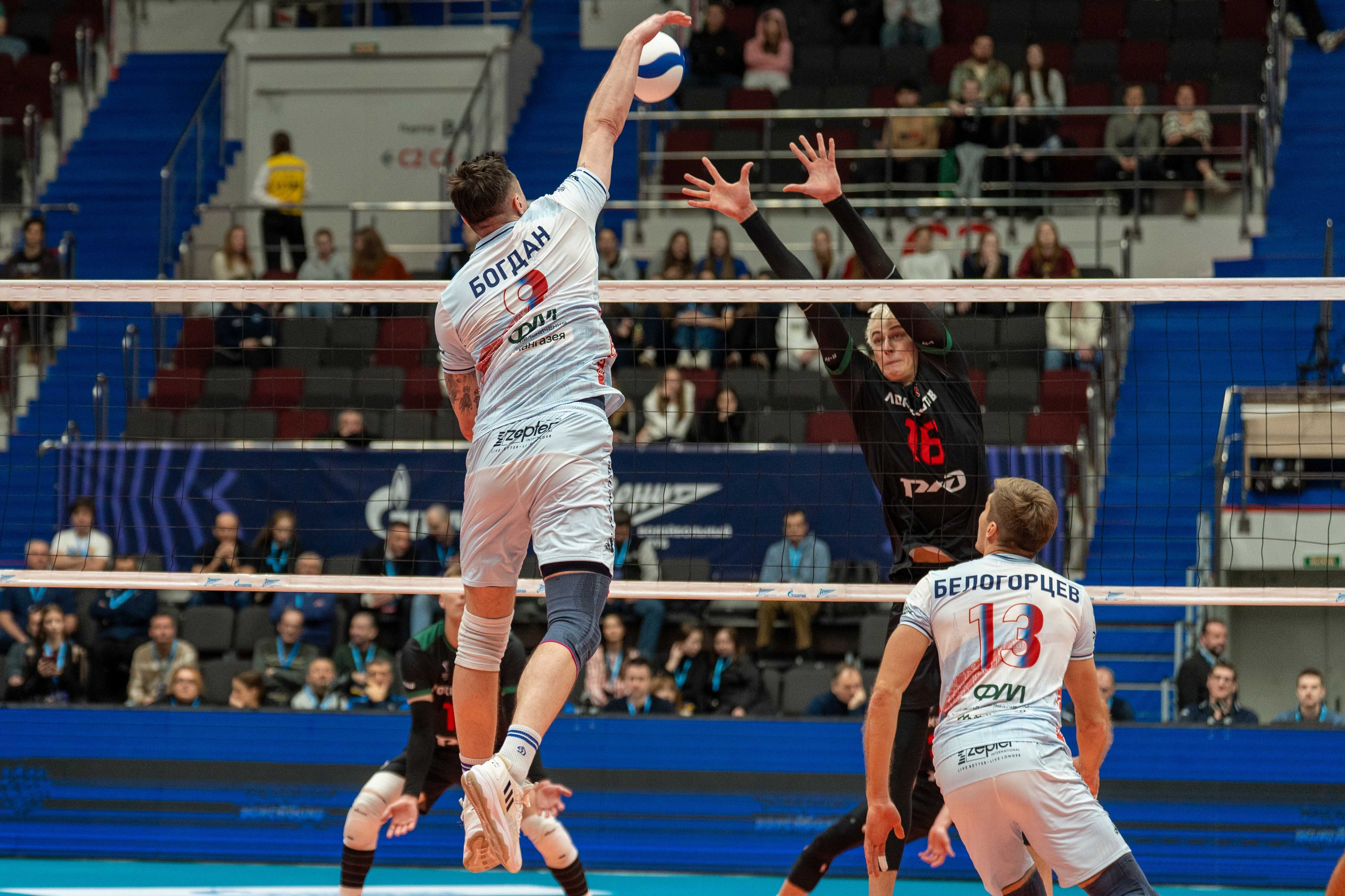 Локомотив — Динамо: фотогалерея полуфинала Суперкубка России 2025 | Антон Гауф. Спортивный фотограф в Санкт-Петербурге | Антон Гауф