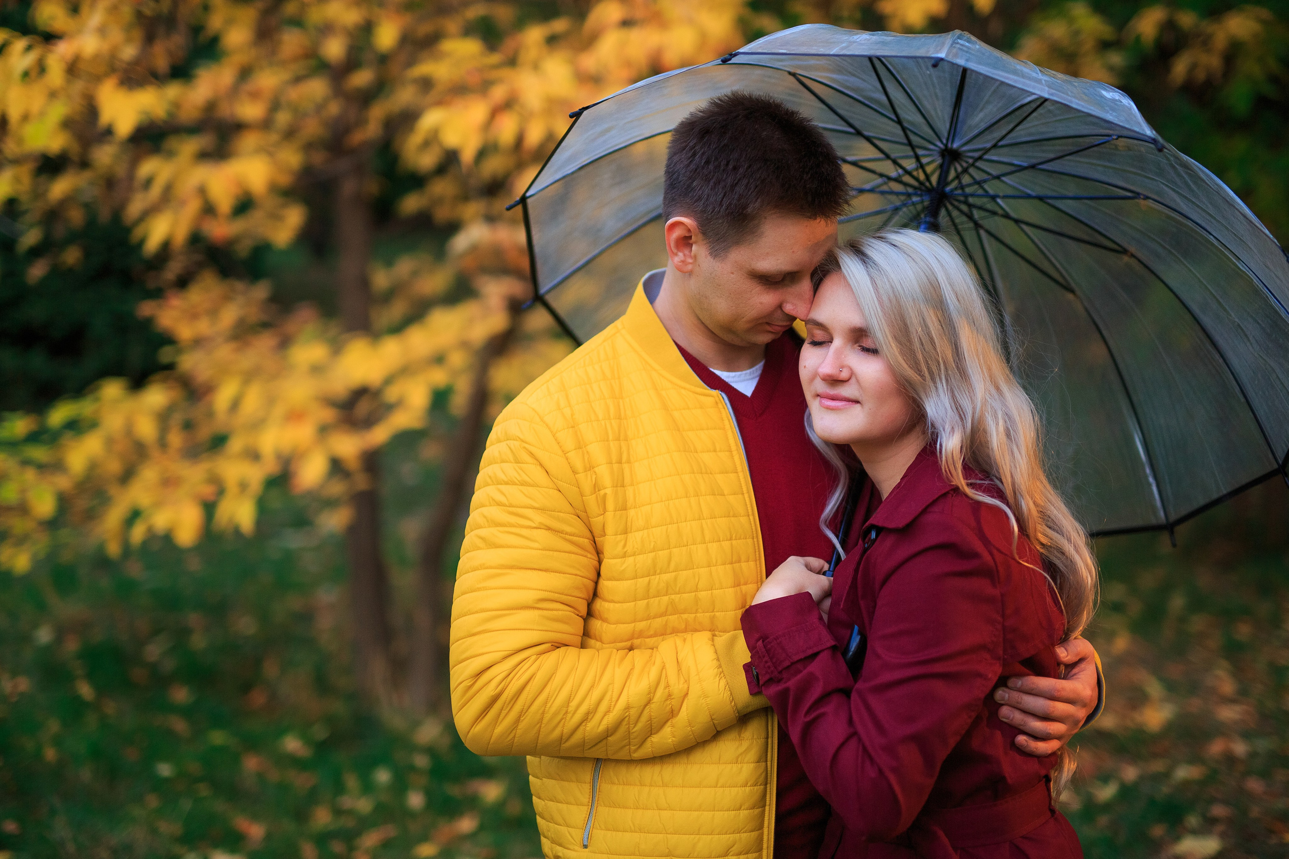 Осенняя фотосессия LoveStory. Свадебный и семейный фотограф в Алматы Алексей Балышев