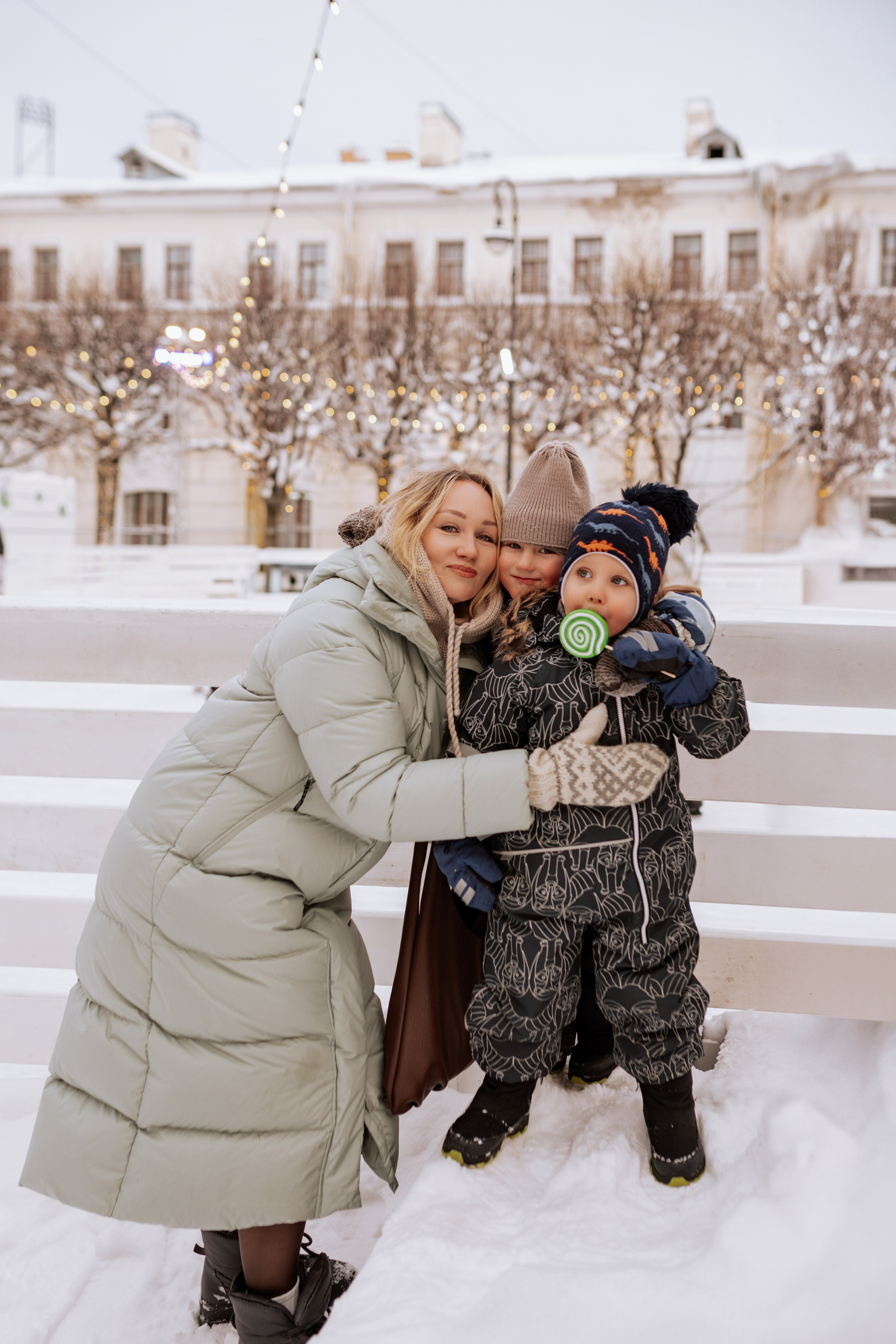 Семейная, Манежная площадь