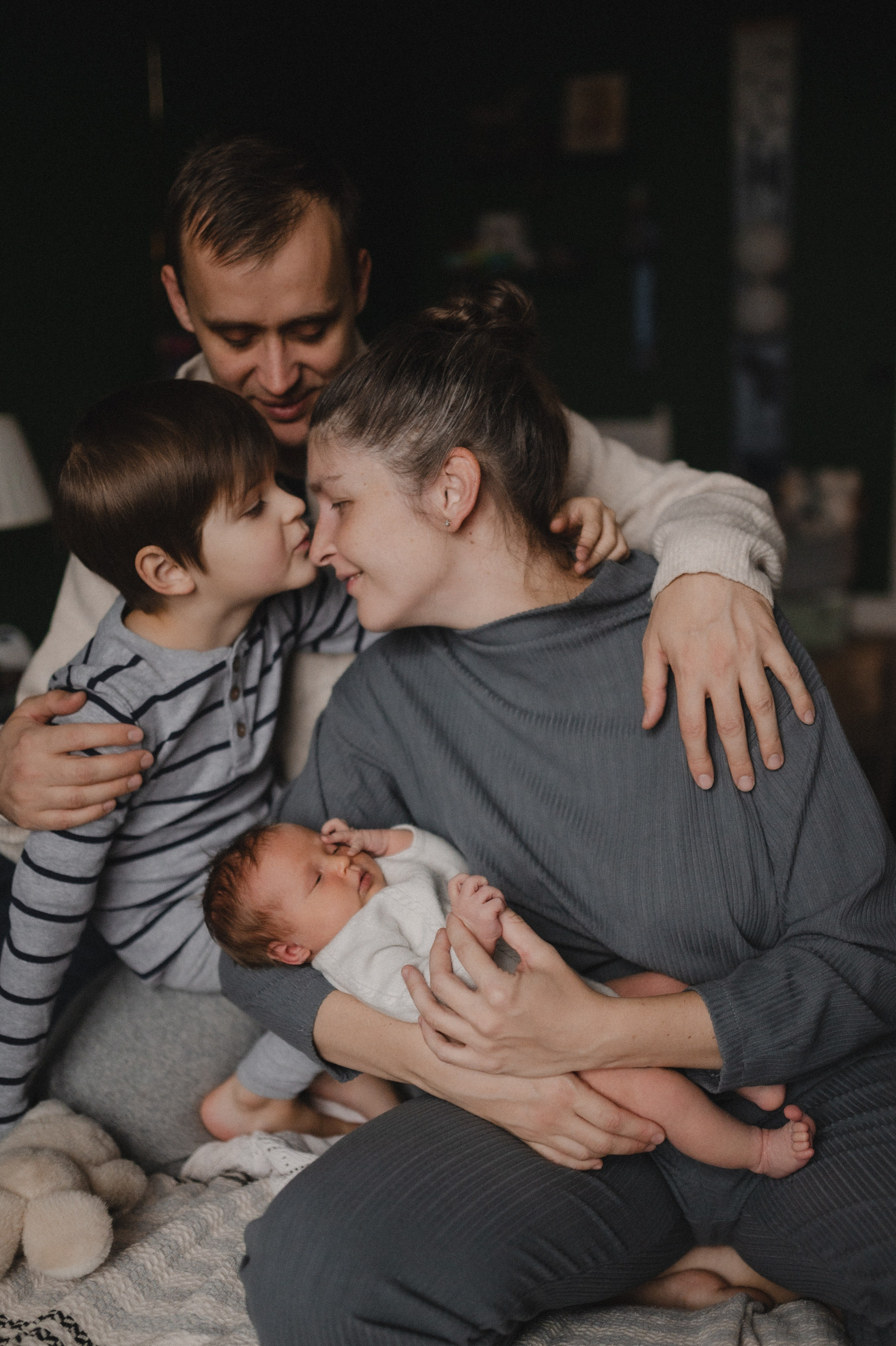 Дима, Нелли, Марк, Нина и Кира дома. Семейный и свадебный lifestyle-фотограф в Москве Мария Петрова