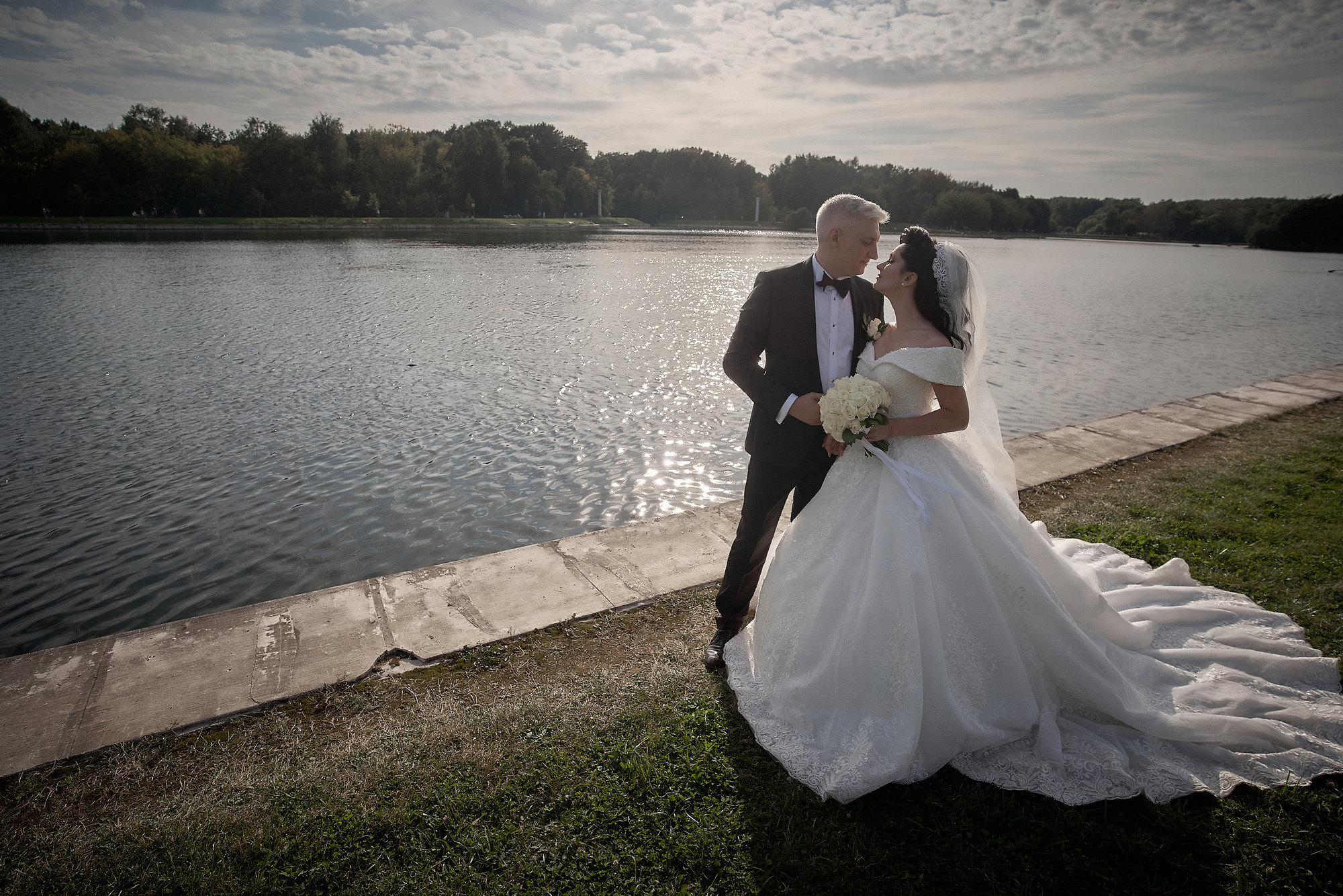 Как перестать стесняться фотографироваться на свадебной прогулке?. Фотограф в Москве Сергей Гаварос