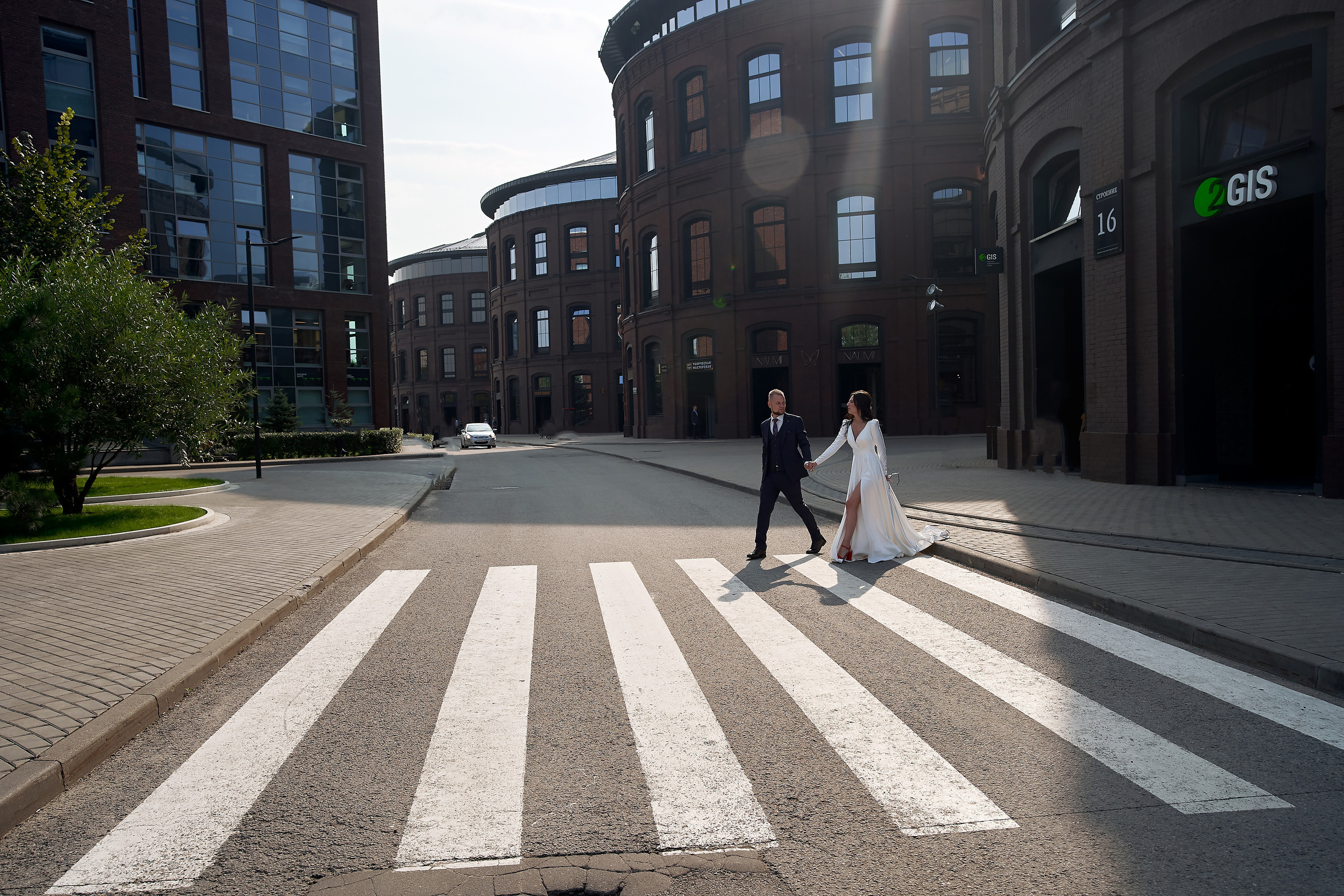 Свадебная прогулка, локация, завод Арма, фотосессия. свадьба, свадебная фотосъемка, Москва. Свадебный фотограф Сергей Гаварос gavaros.ru Сергей Гаварос свадьба невеста wedd свадебный фотограф свадебная фотосъемка свадебная фотосьемка свадебный видеограф свадебный видеооператор свадебная видеосъемка тамада свадебный ведущий ведущий на свадьбу свадебные платья пошив свадебных платьев свадебное платье Свадебная флористика свадебный букет свадебные цветы Свадебный декор свадебные аксессуары свадебные украшения свадебные приглашения приглашения на свадьбу пригласительные на свадьбу Свадебные прически свадебный маникюр свадебный макияж прокат машин аренда машины аренда автомобиля свадебный ресторан ресторан для свадеб банкетный зал свадебный организатор свадебный распорядитель свадебный координатор