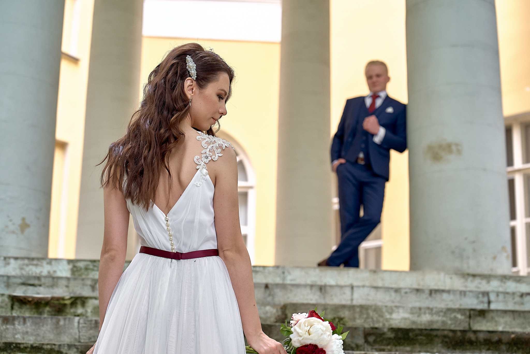 Портрет жениха и невесты. Музей-усадьба Люблино. Фотограф на свадьбу в Москве Сергей Гаварос. gavaros.ru