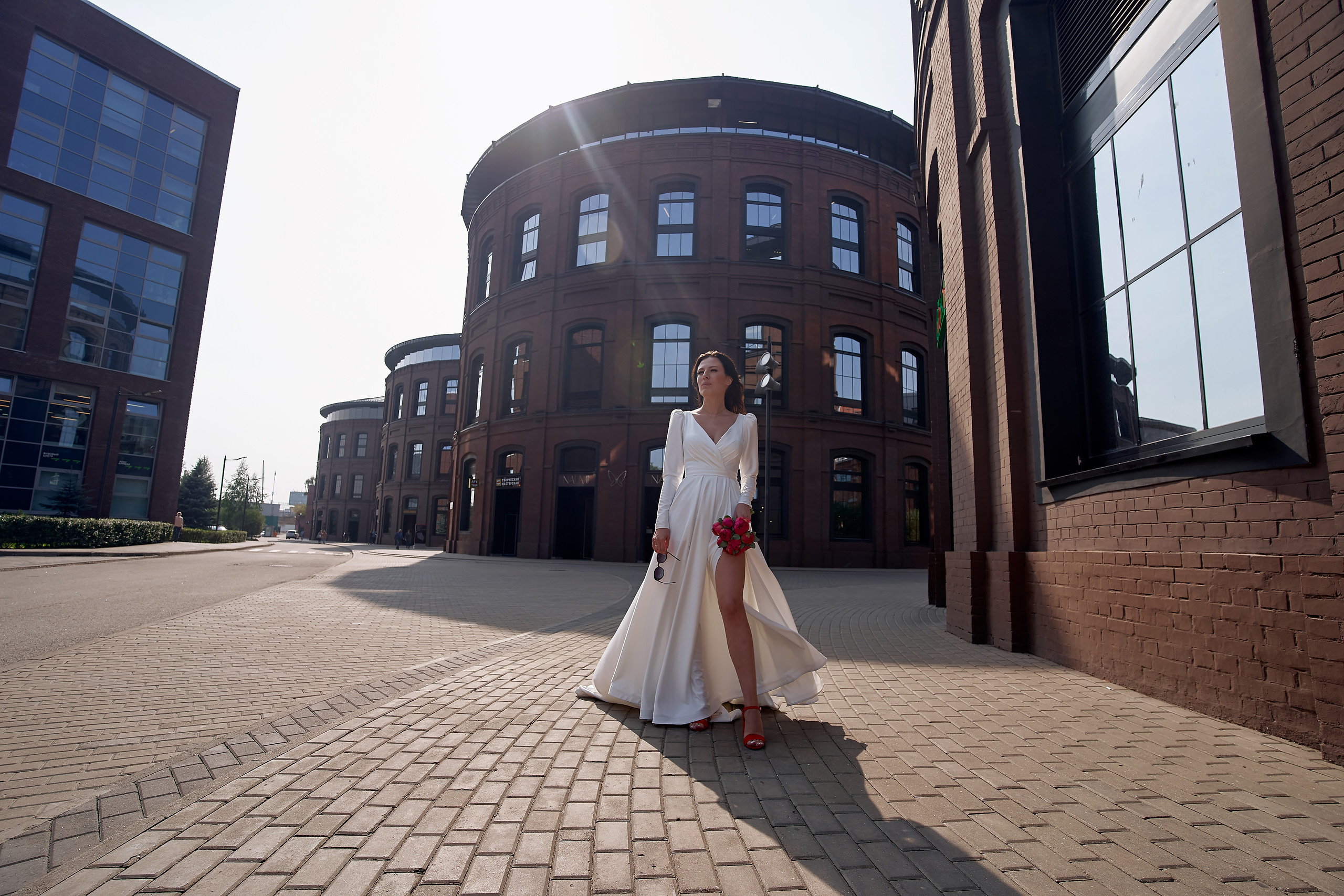 Свадебная прогулка, локация, завод Арма, фотосессия. свадьба, свадебная фотосъемка, Москва. Свадебный фотограф Сергей Гаварос gavaros.ru Сергей Гаварос свадьба невеста wedd свадебный фотограф свадебная фотосъемка свадебная фотосьемка свадебный видеограф свадебный видеооператор свадебная видеосъемка тамада свадебный ведущий ведущий на свадьбу свадебные платья пошив свадебных платьев свадебное платье Свадебная флористика свадебный букет свадебные цветы Свадебный декор свадебные аксессуары свадебные украшения свадебные приглашения приглашения на свадьбу пригласительные на свадьбу Свадебные прически свадебный маникюр свадебный макияж прокат машин аренда машины аренда автомобиля свадебный ресторан ресторан для свадеб банкетный зал свадебный организатор свадебный распорядитель свадебный координатор