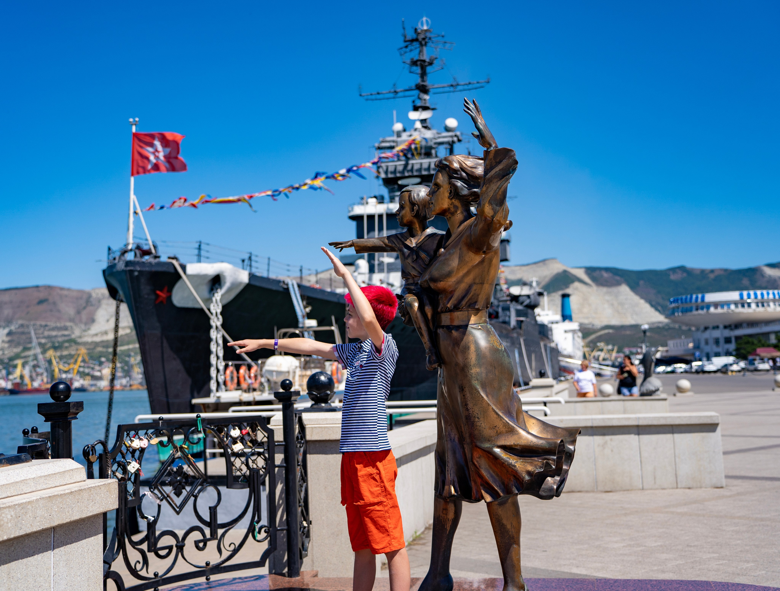 Летняя фотопрогулка по Новороссийску. Семейный и детский фотограф Екатерина Черняева. Снимаю портреты, love story, фотопрогулки, работаю на улице, в кафе, студии, дома у клиента