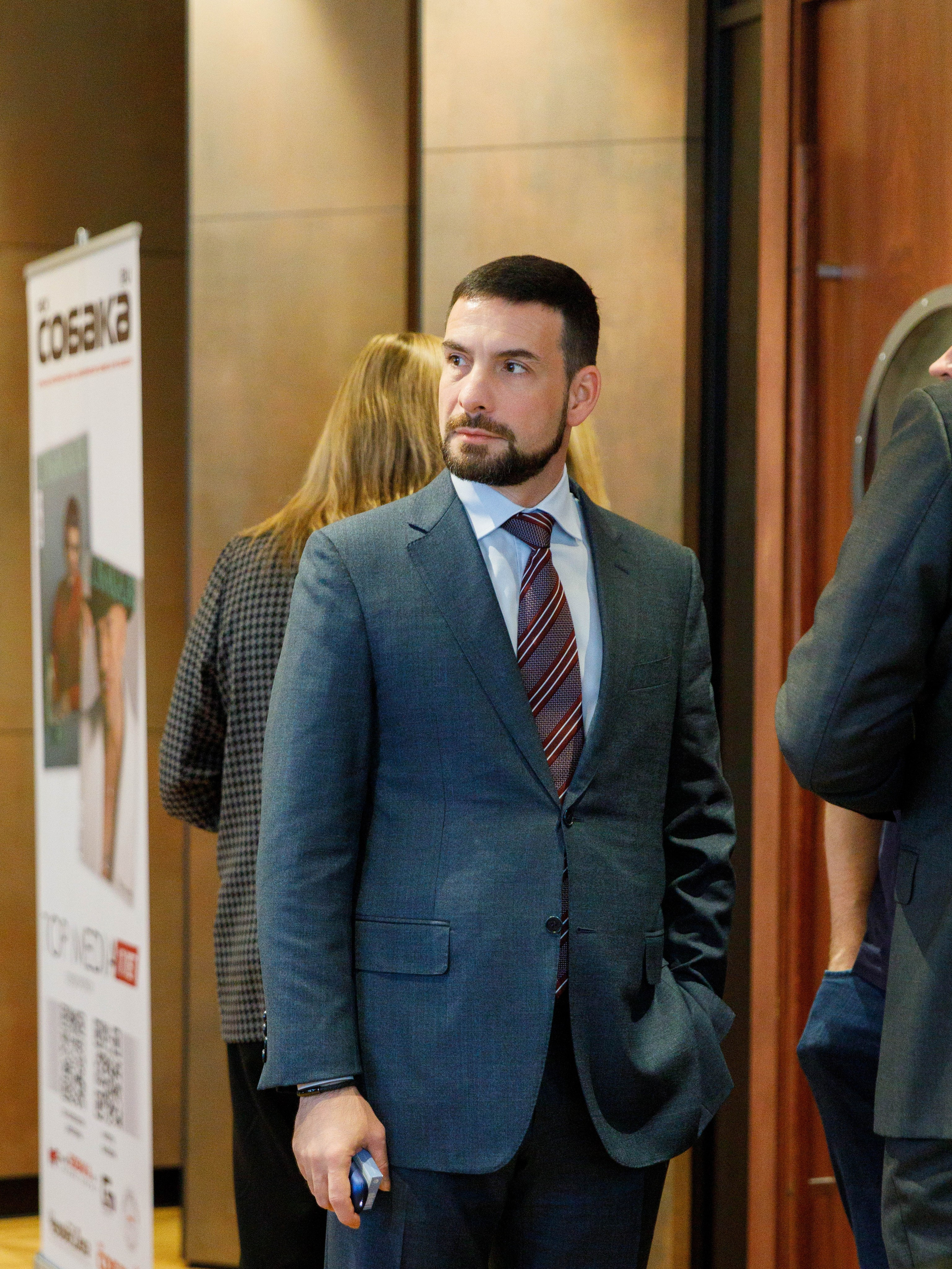 Международный опыт инвестиций РФ и ОАЭ. Бизнес-завтрак в «Магадане». Репортажный фотограф в Новосибирске Алена Помазунова