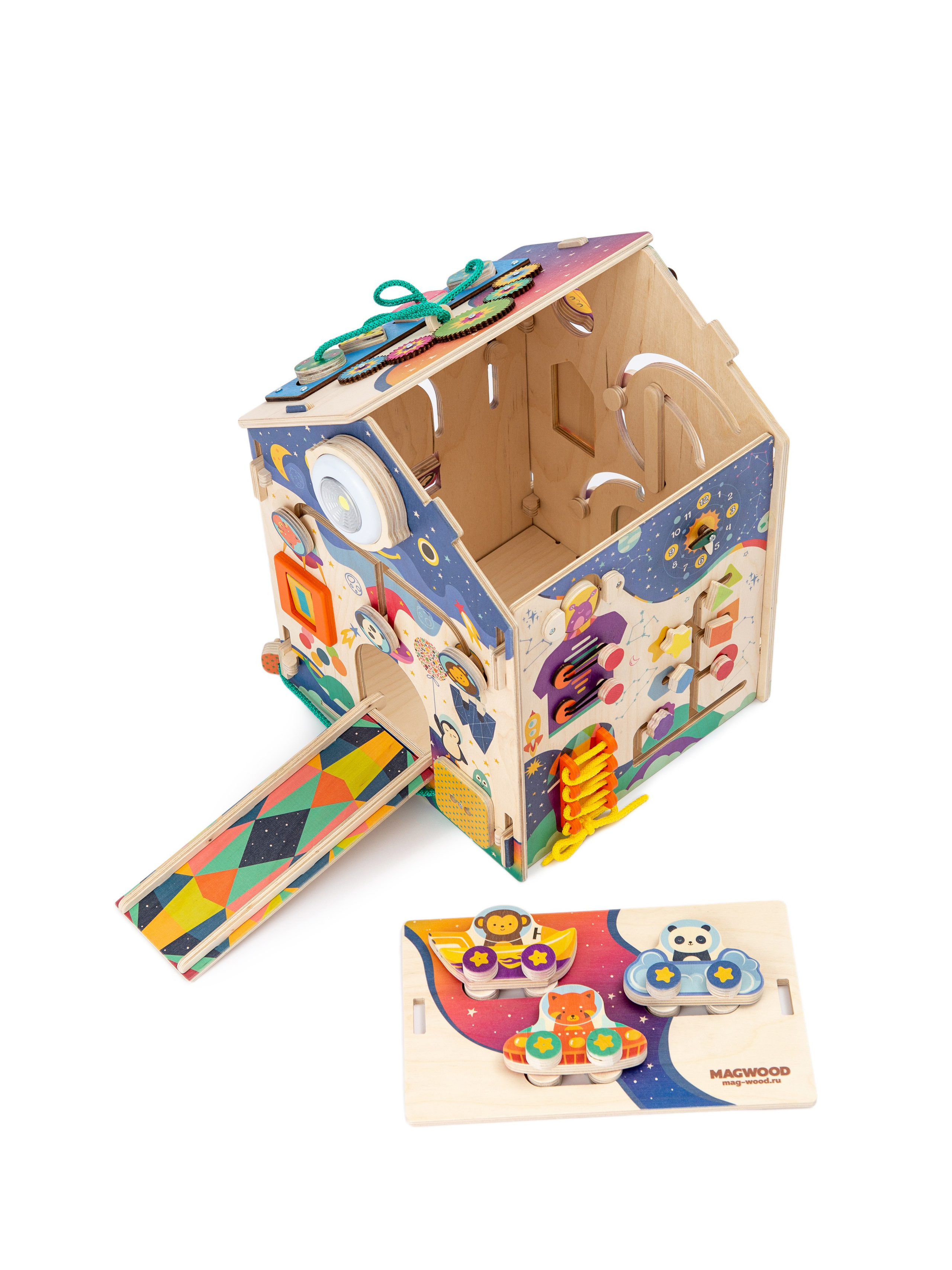 Бизидомики на белом фоне. Главная