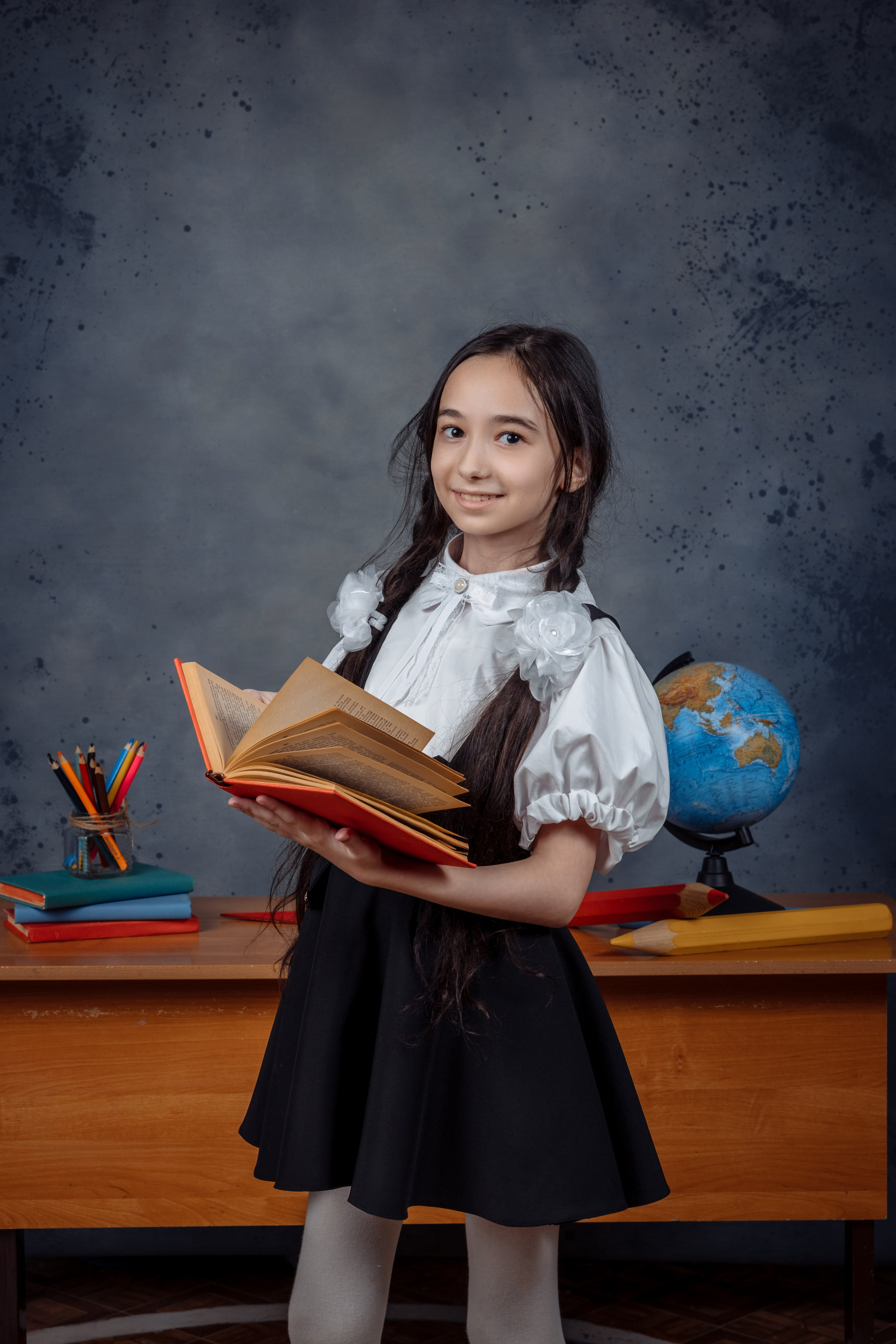 Начальные классы. Выпускные школьные фото­альбомы для школ и детских садов в Волгограде и Волжском