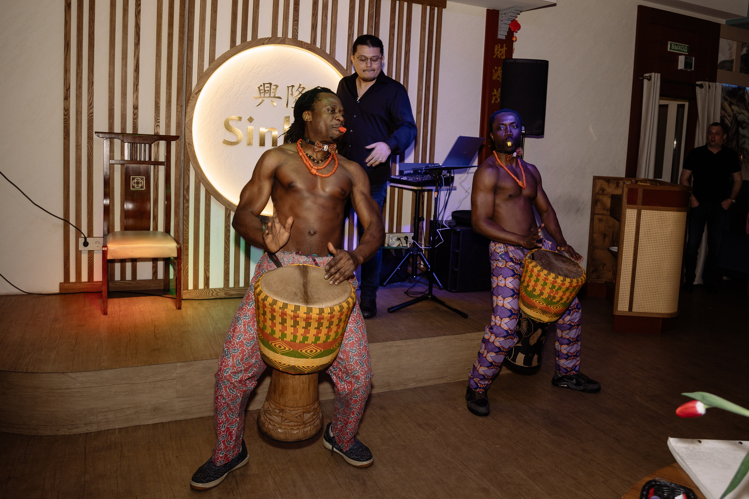 Вечеринка в кафе Sinlun. Фотограф Юлия Мальцева