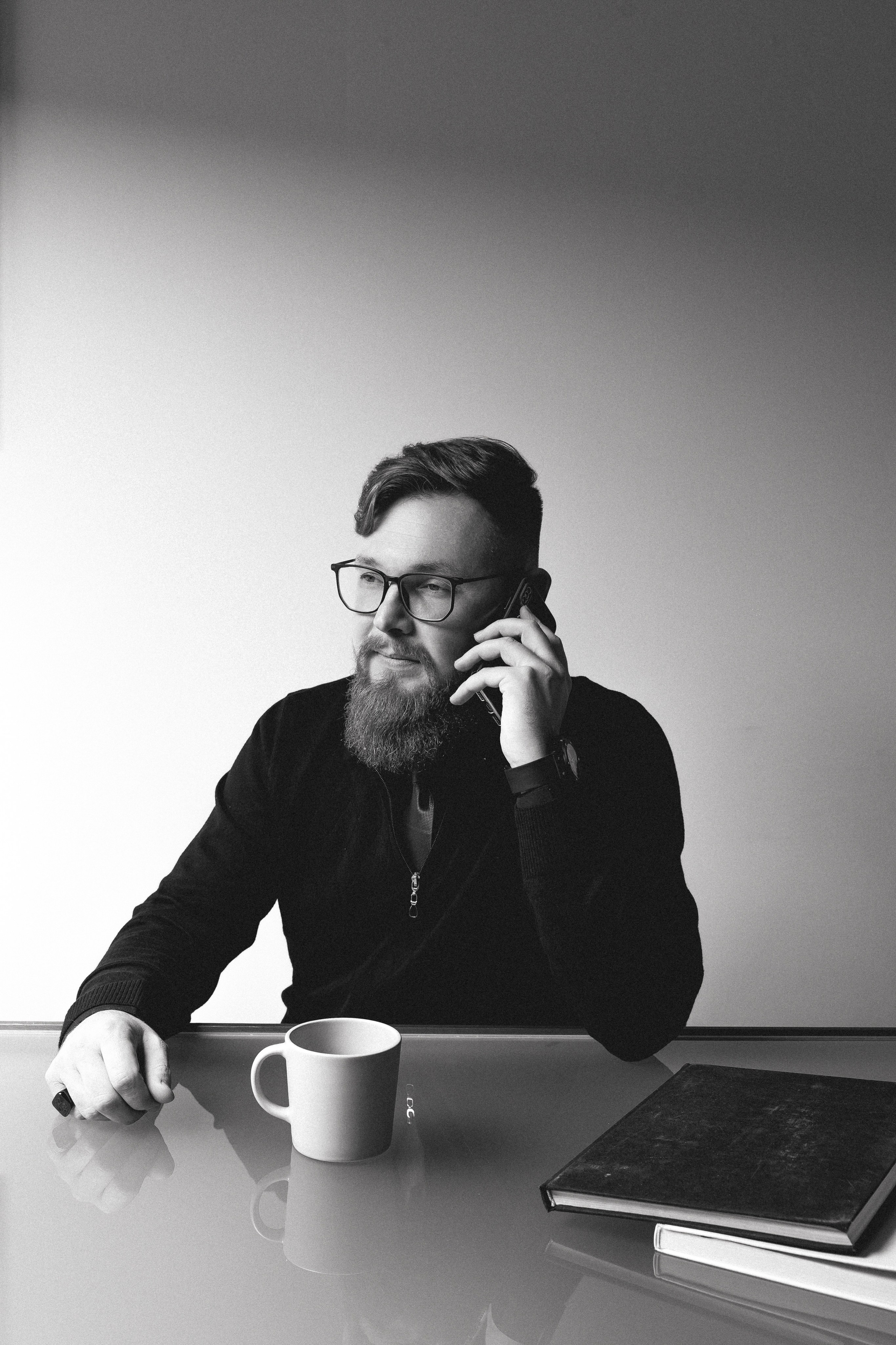 Мужской портрет в стиле фильма «джентльмены». Иван Упоров — фотограф, рилсмейкер чебоксары