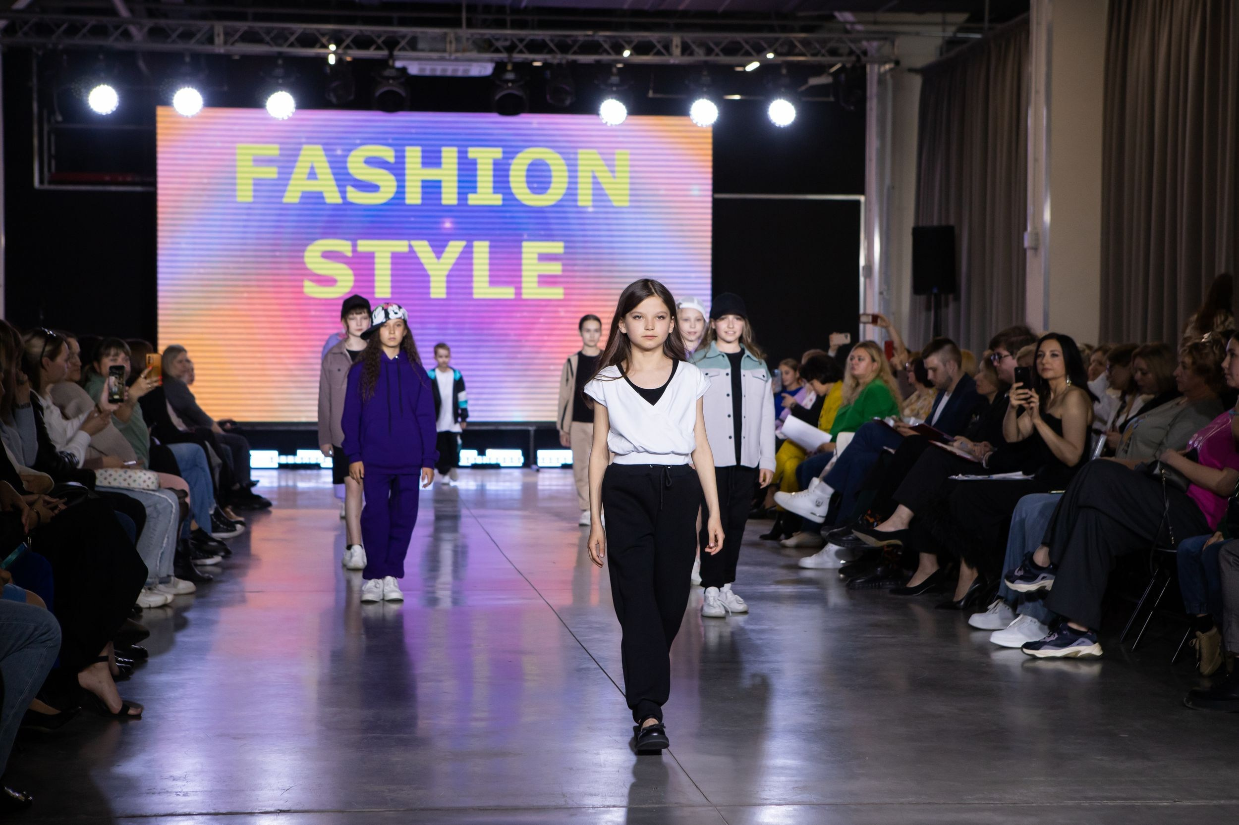 Фестиваль моды и красоты Fashion Style (11 мая 2024). Репортажный фотограф Алексей Пирязев