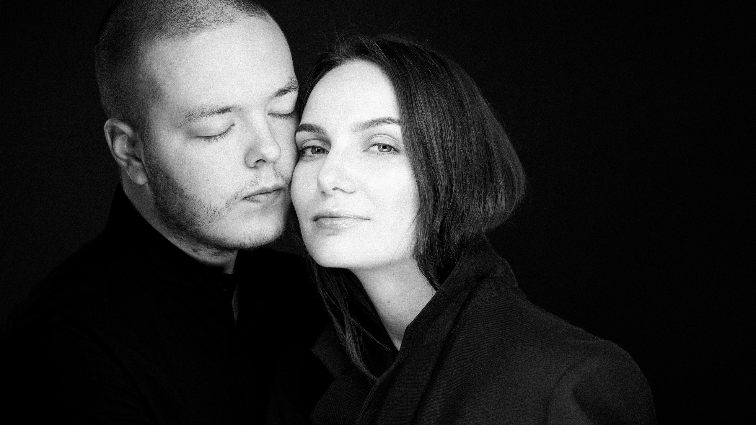 Чёрно-белый портрет. Бизнес-портрет | Хедшот-фотограф | Студия делового портрета в Москве