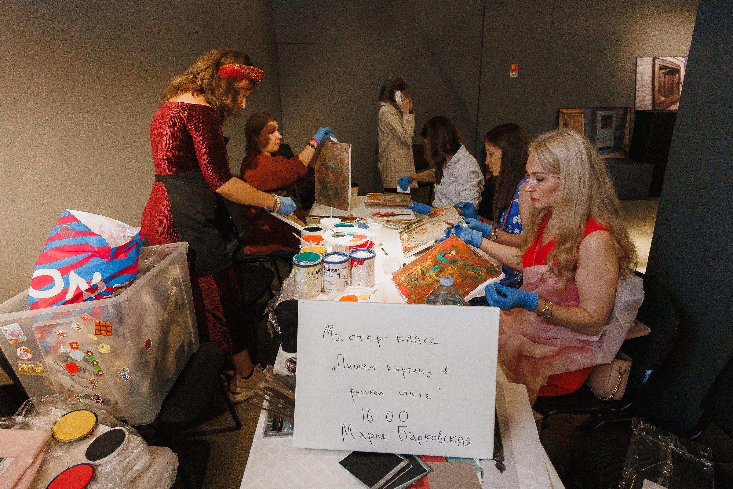 Фотоочёт работы интерьерной выставки «Русский дом». Фотограф на выставку в Москве