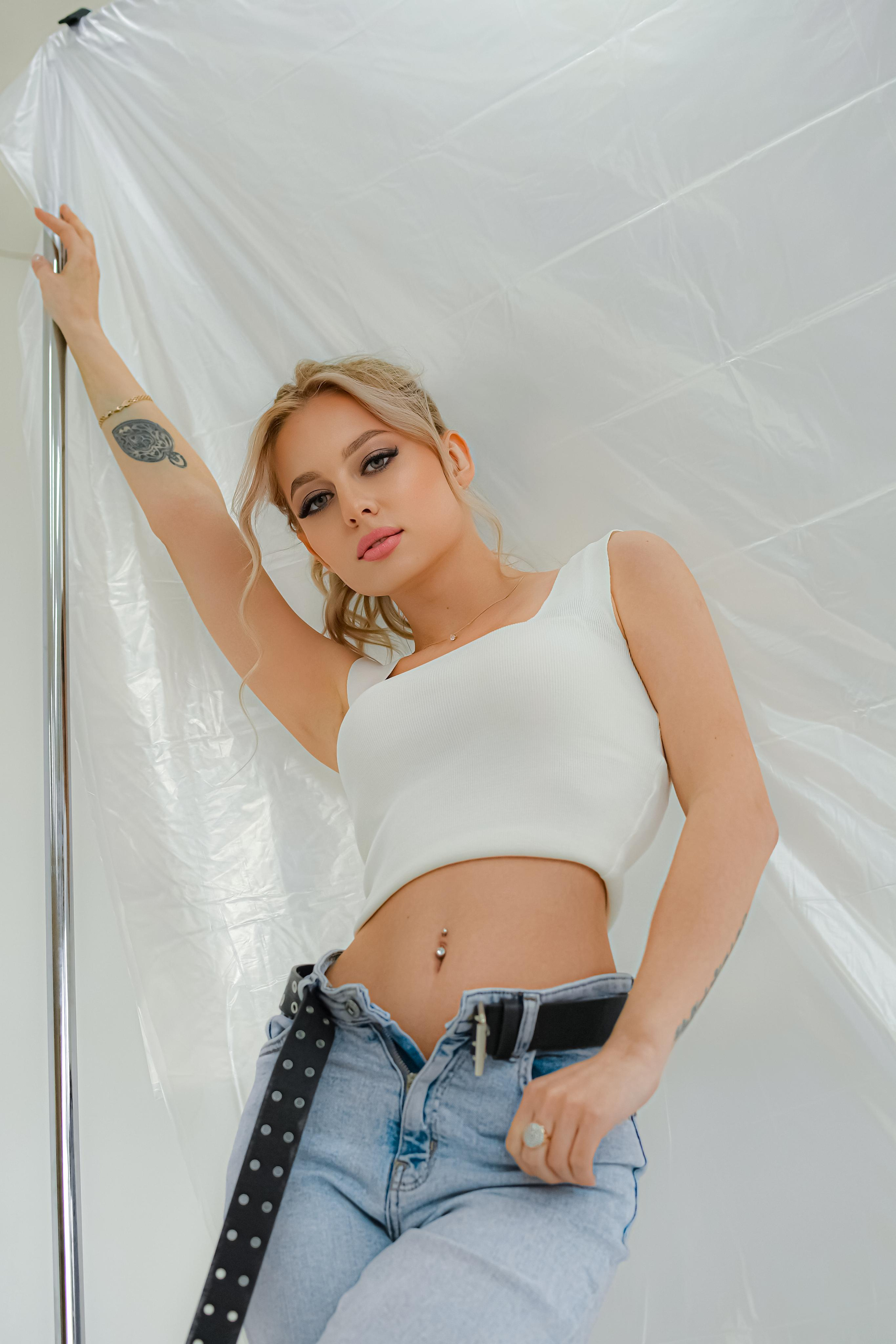 Y A N A. Photokarish