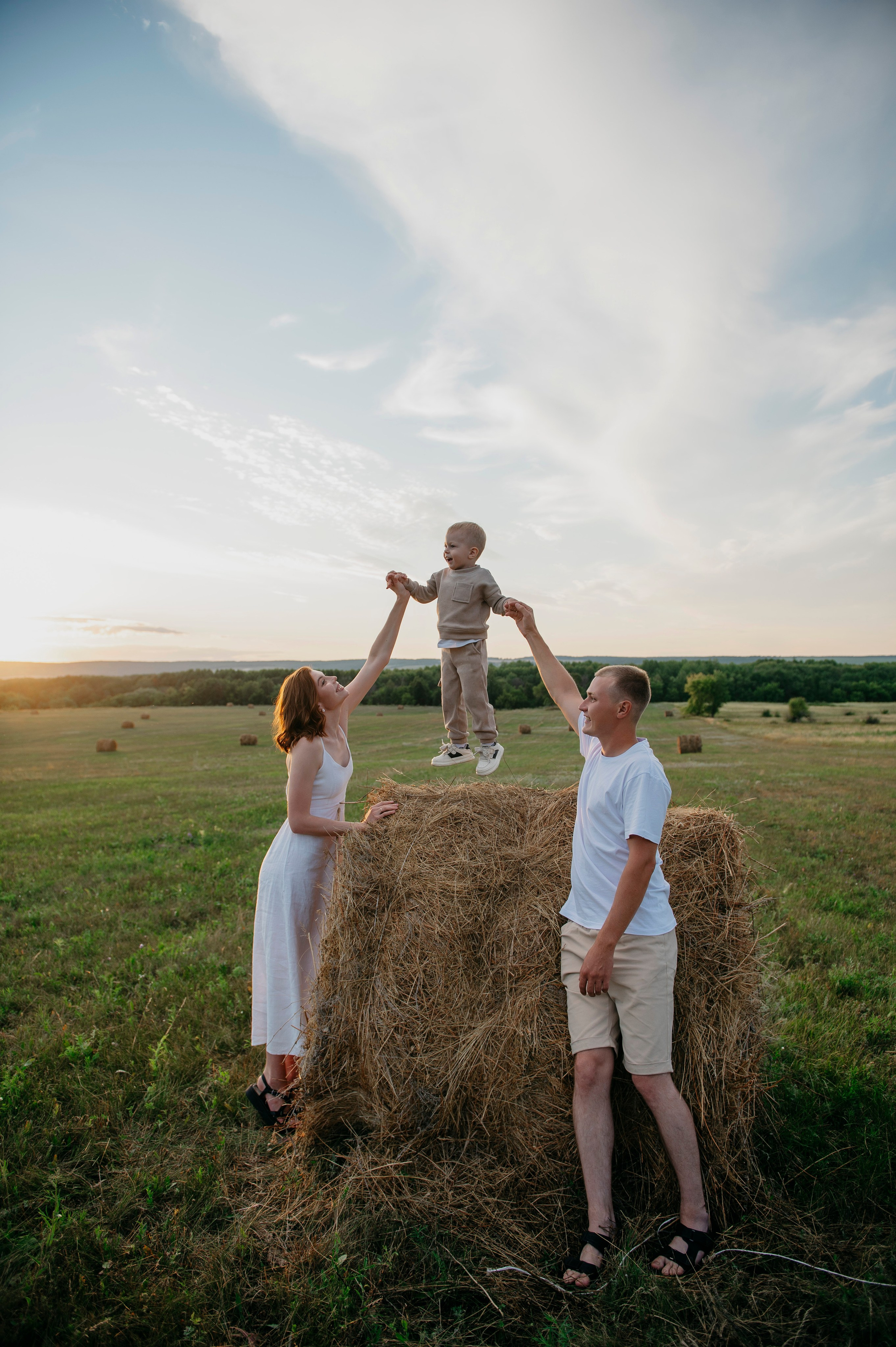 Семейная прогулка на закте. Фотограф Дарья Семина