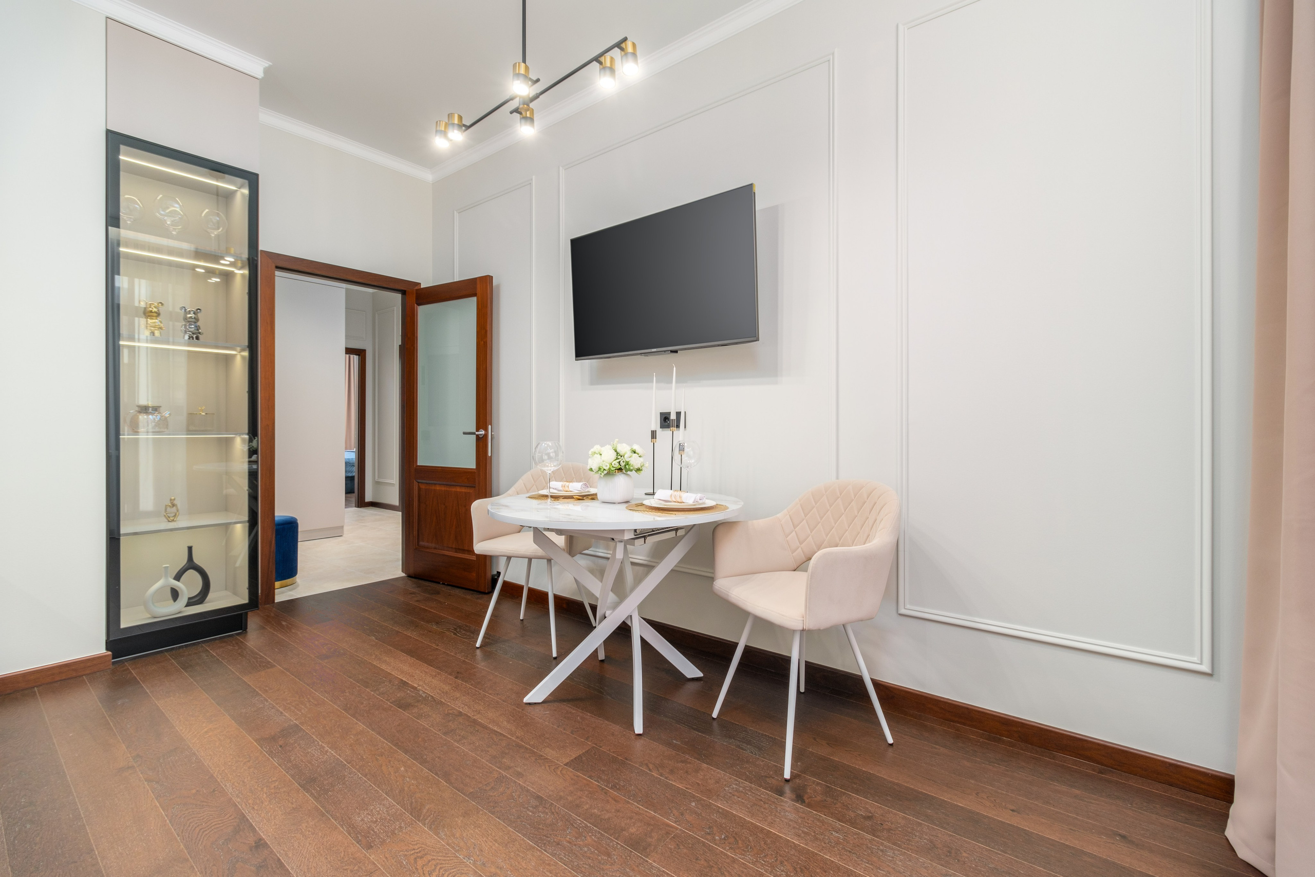 Интерьерная фотосессия двухкомнатной квартиры