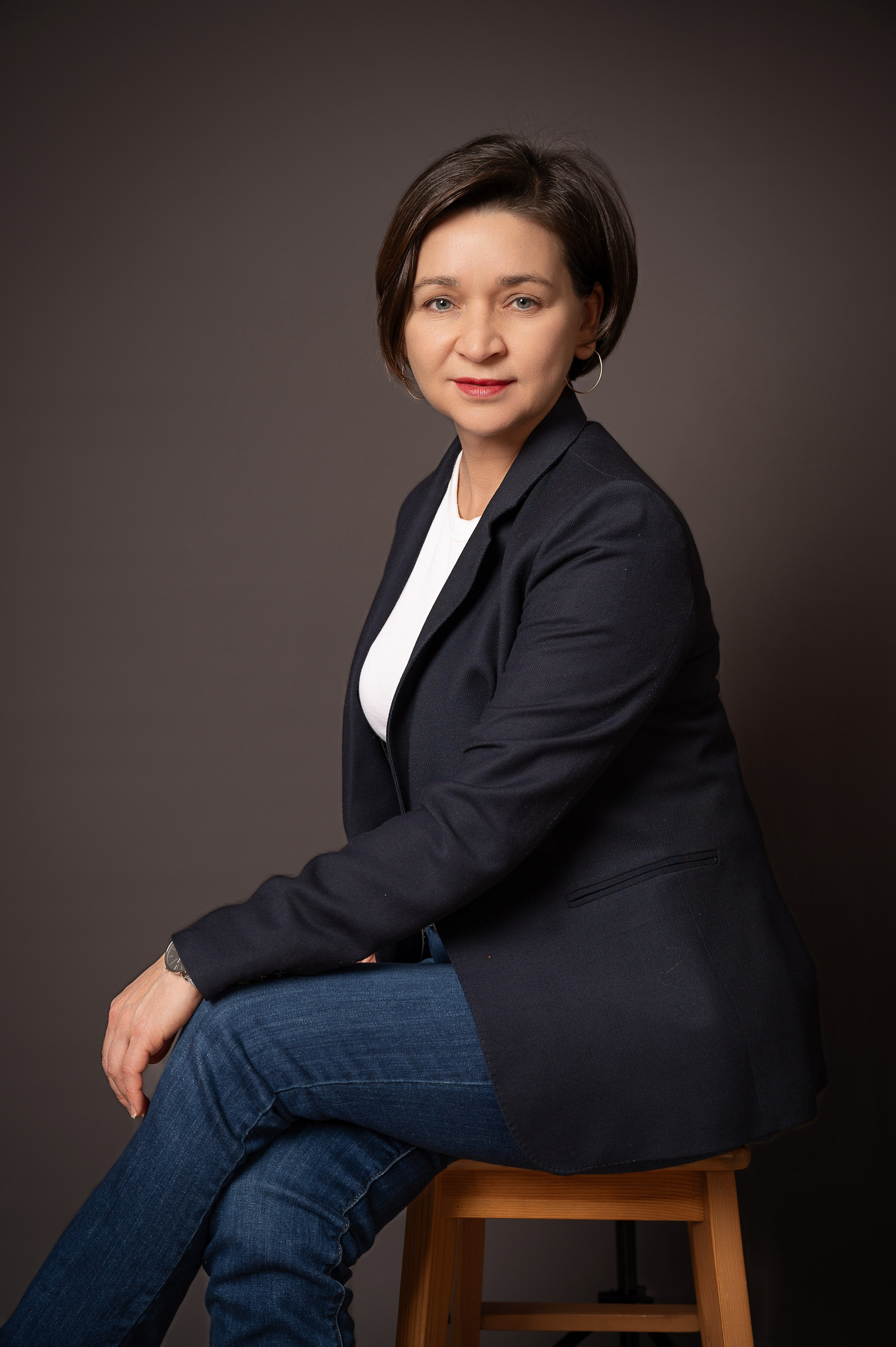 ДЕЛОВАЯ ФОТОСЕССИЯ В СТУДИИ ДЛЯ АДЕЛИ. Портретный фотограф в Москве Евгений Кемайкин