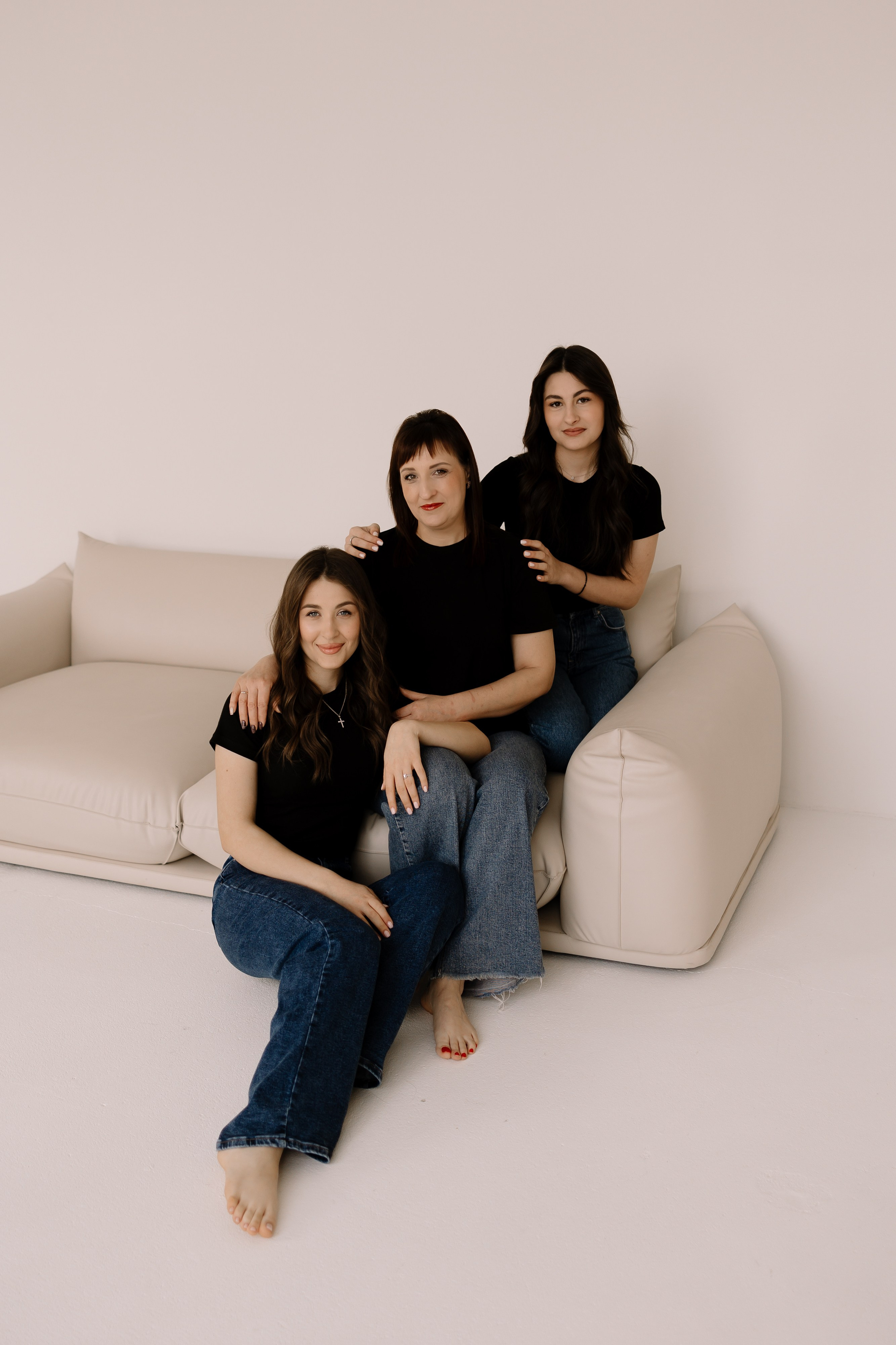 Мама и взрослые дочки. Семейный фотограф в Краснодаре Храмова Анна