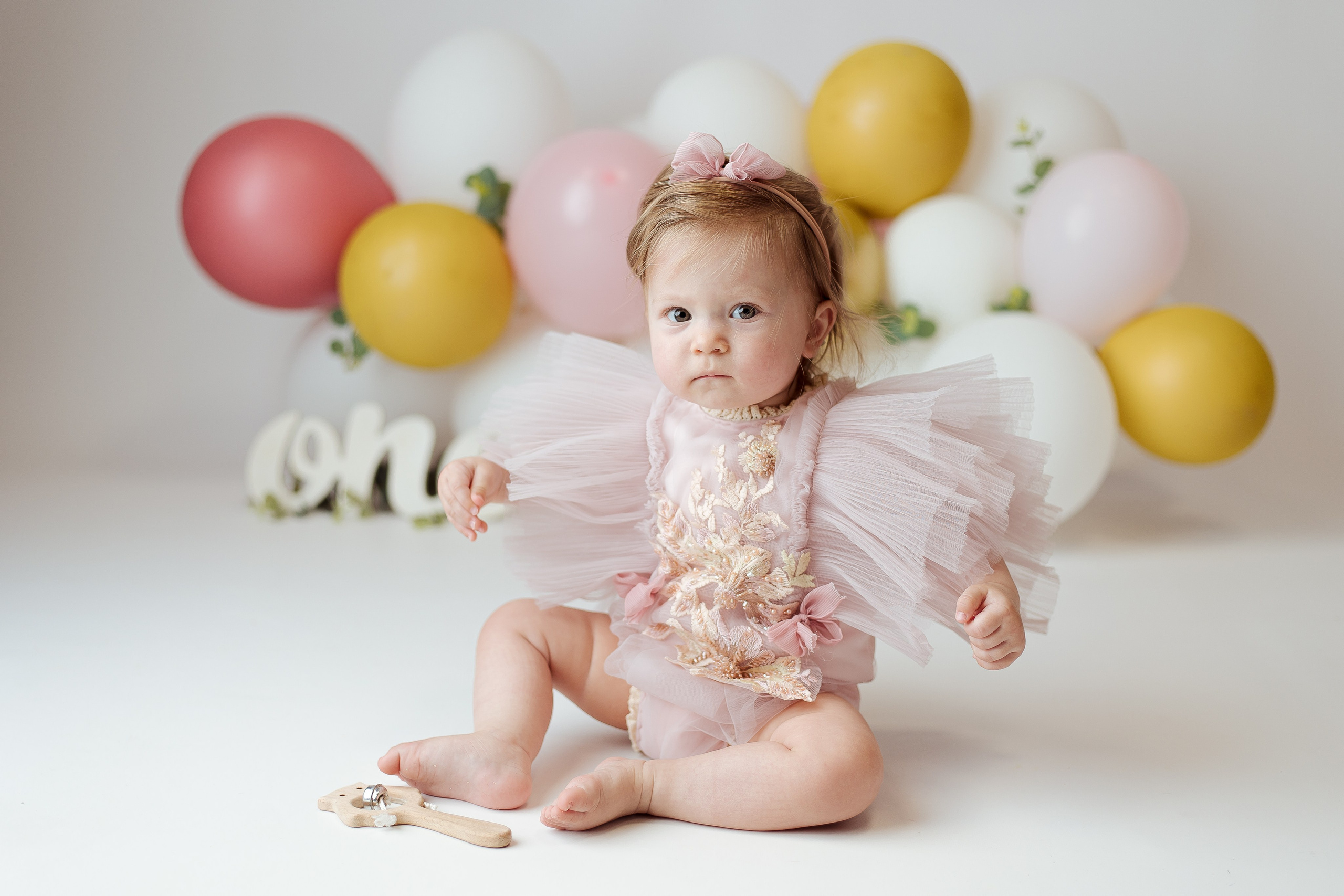 Праздничное оформление. Фотограф беременности, новорожденных Москва. годики под ключ