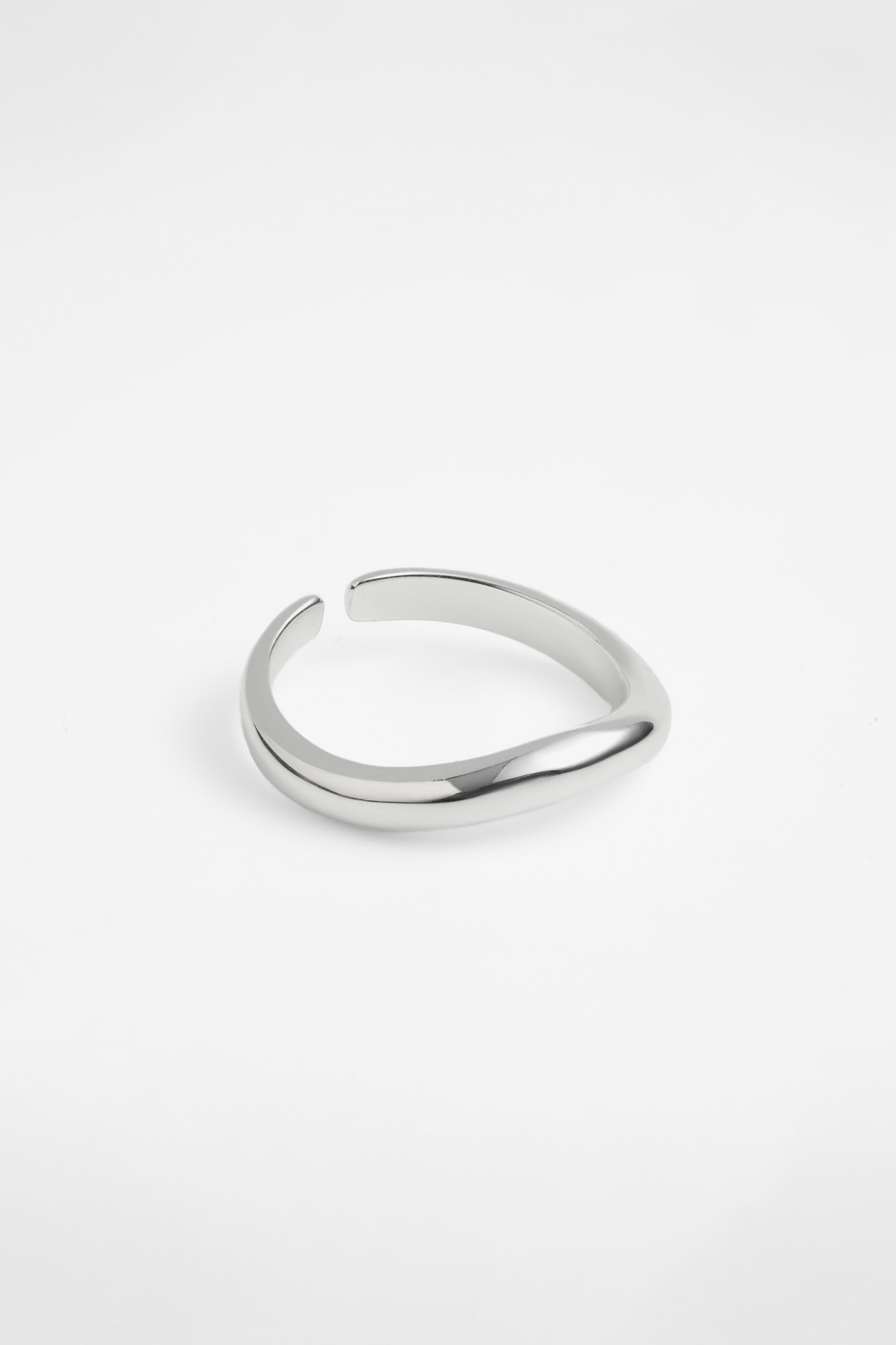 Ювелирные изделия и бижутерия. Предметная фотосъемка в Алматы. Предметный фотограф для маркетплейстов Артур Ахмадиев