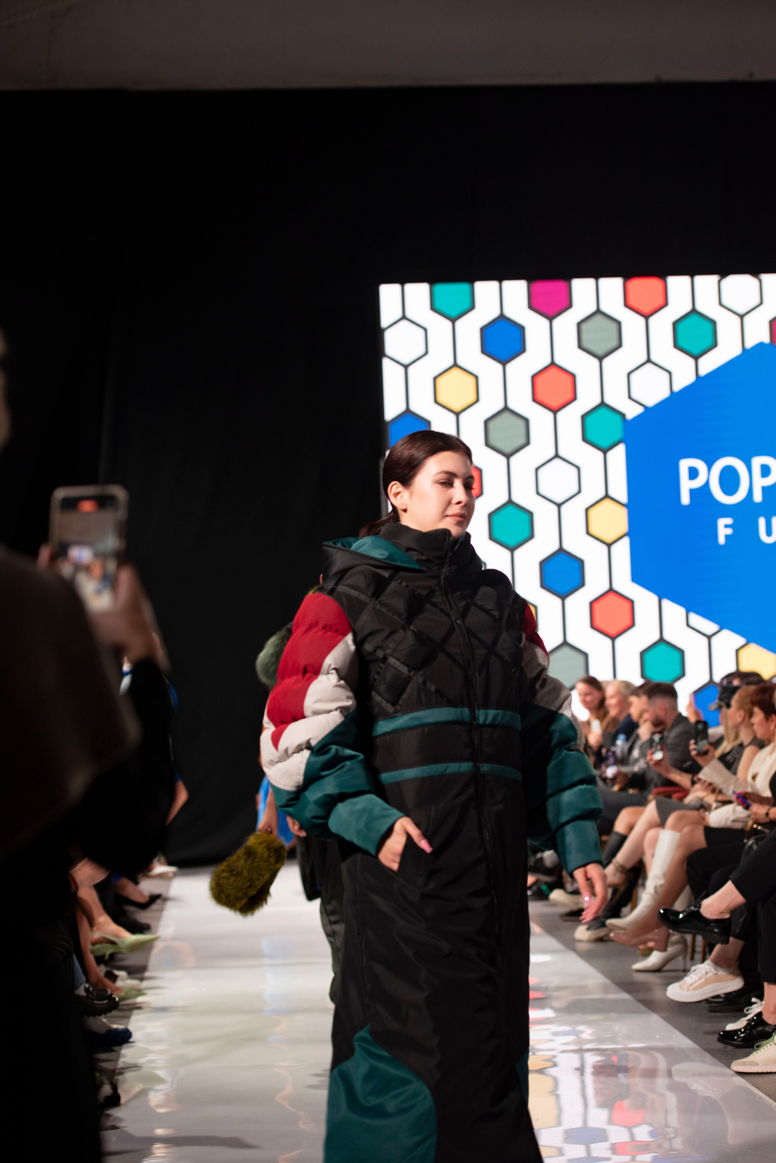 Фотограф на модельный показ. Свадебный, семейный, фэшн фотограф, школьный фотограф в Сочи