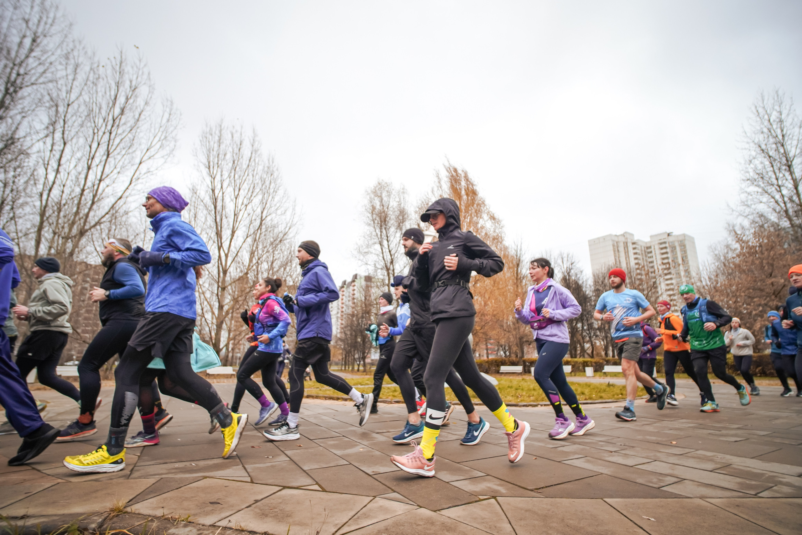 #марафонудома #яuzarun 2024 2-я петля, группа 6:30. Роман Капилюшов. Бег. Фото. Видео. г. Люберцы