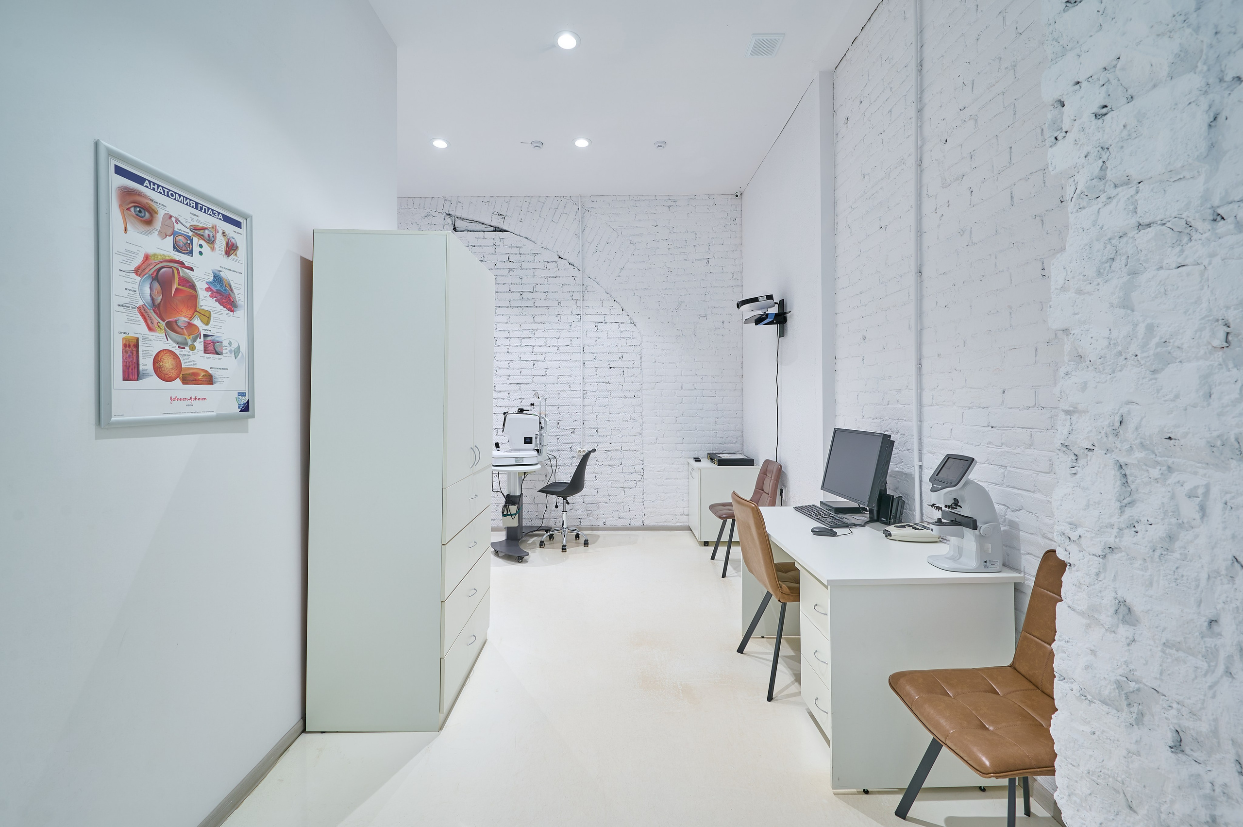 Магазин Оптики «GLAZBURG». Интерьерный фотограф в Краснодаре