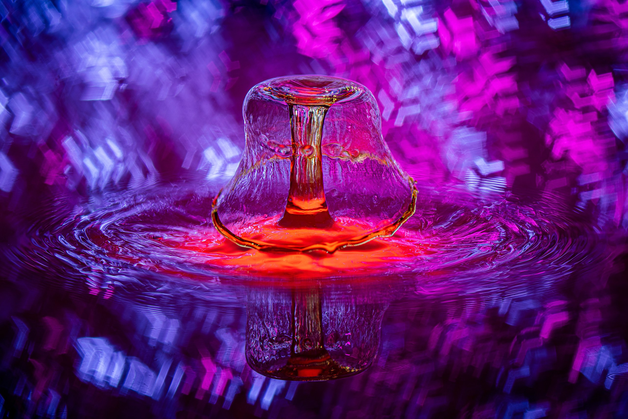 Классические формы. Скульптуры из воды Сергея Толмачева