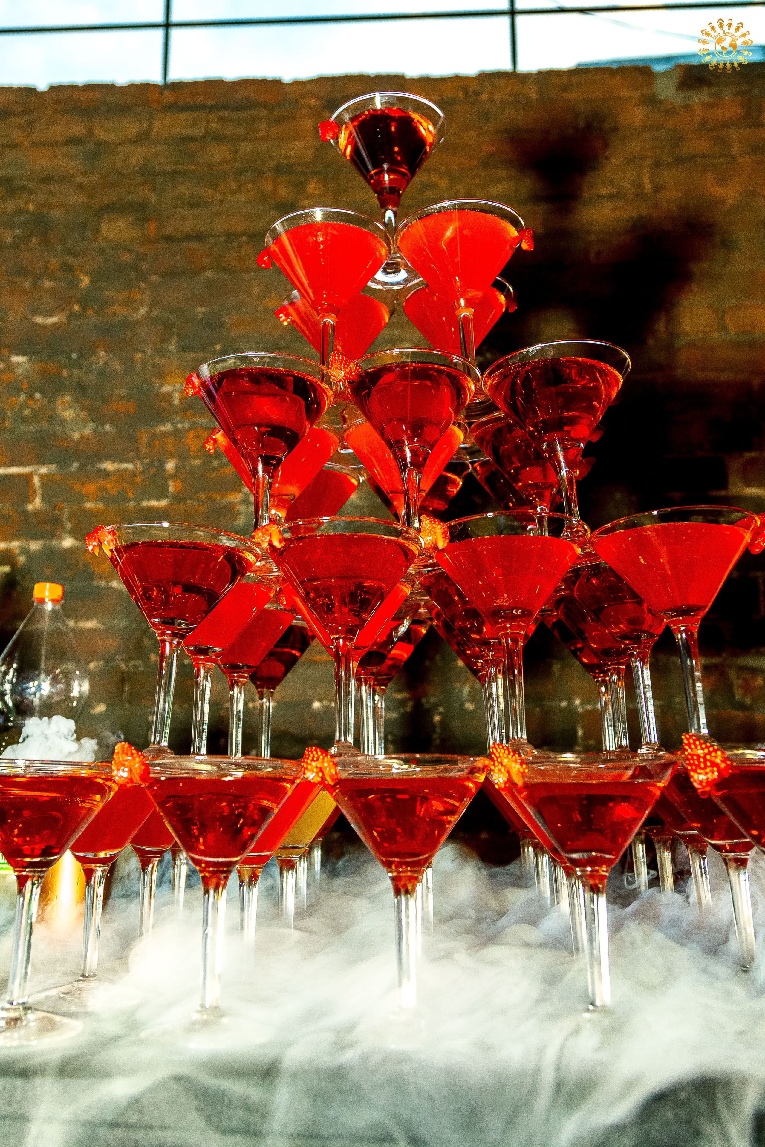 Выпускной 2023 (11-е классы) клуб «Джаггер», Москва. Репортажная съемка в Москве и области. Анималистика