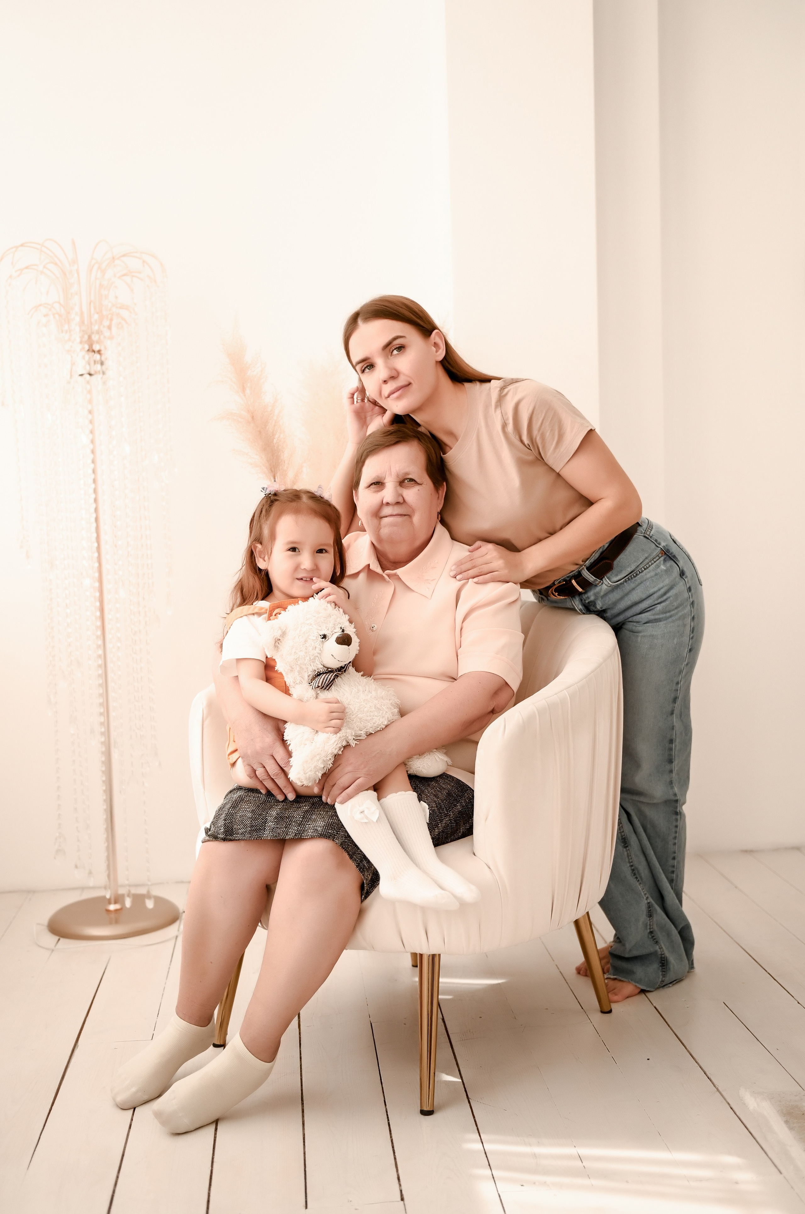 Семейная студийная  фотосессия 2. Свадебный, семейный, детский, контент фотограф в Омске Максим Ильин