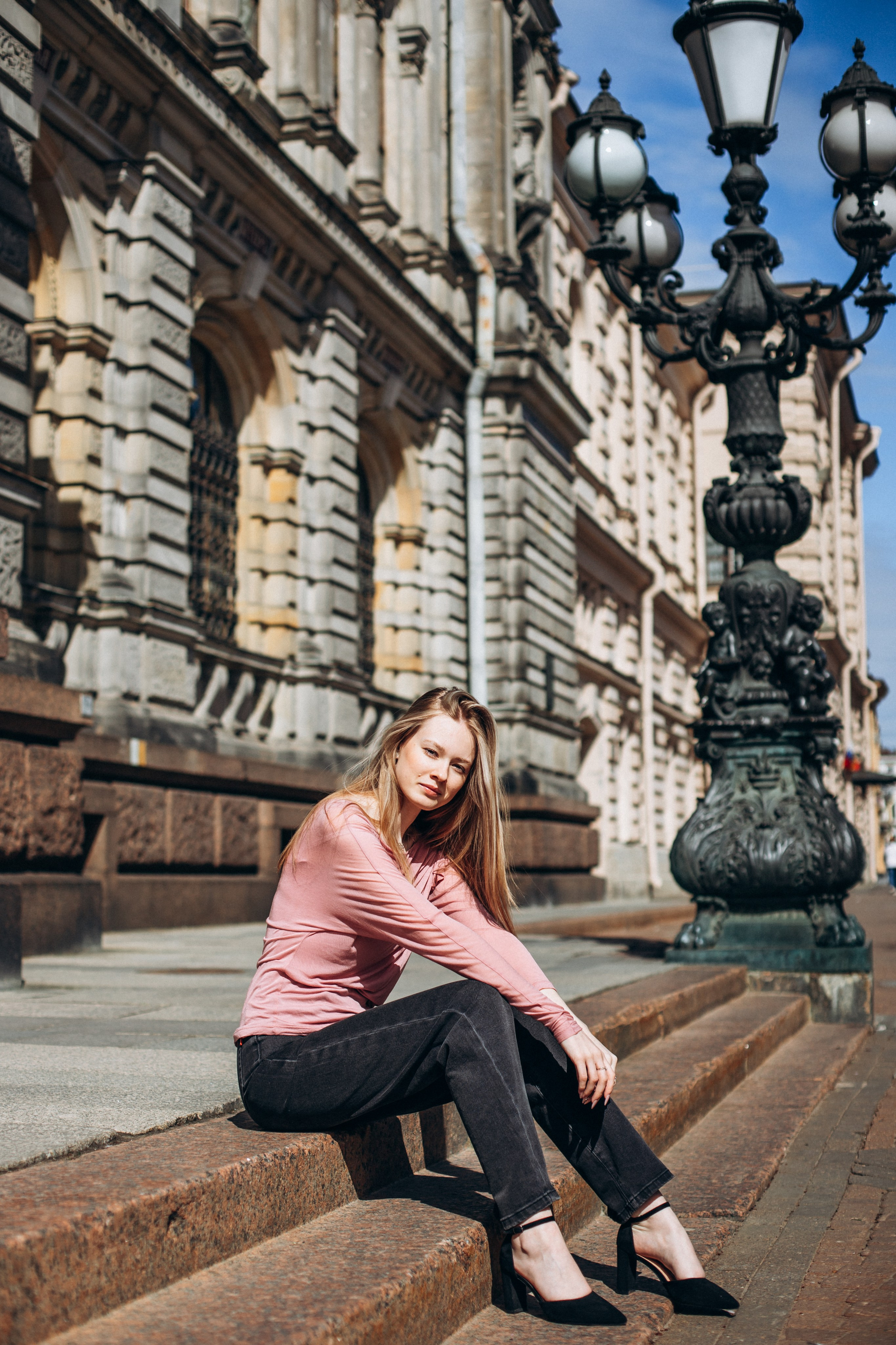 Юлия в мае. Фотопрогулка в Петербурге. Индивидуальный и семейный фотограф в Санкт-Петербурге