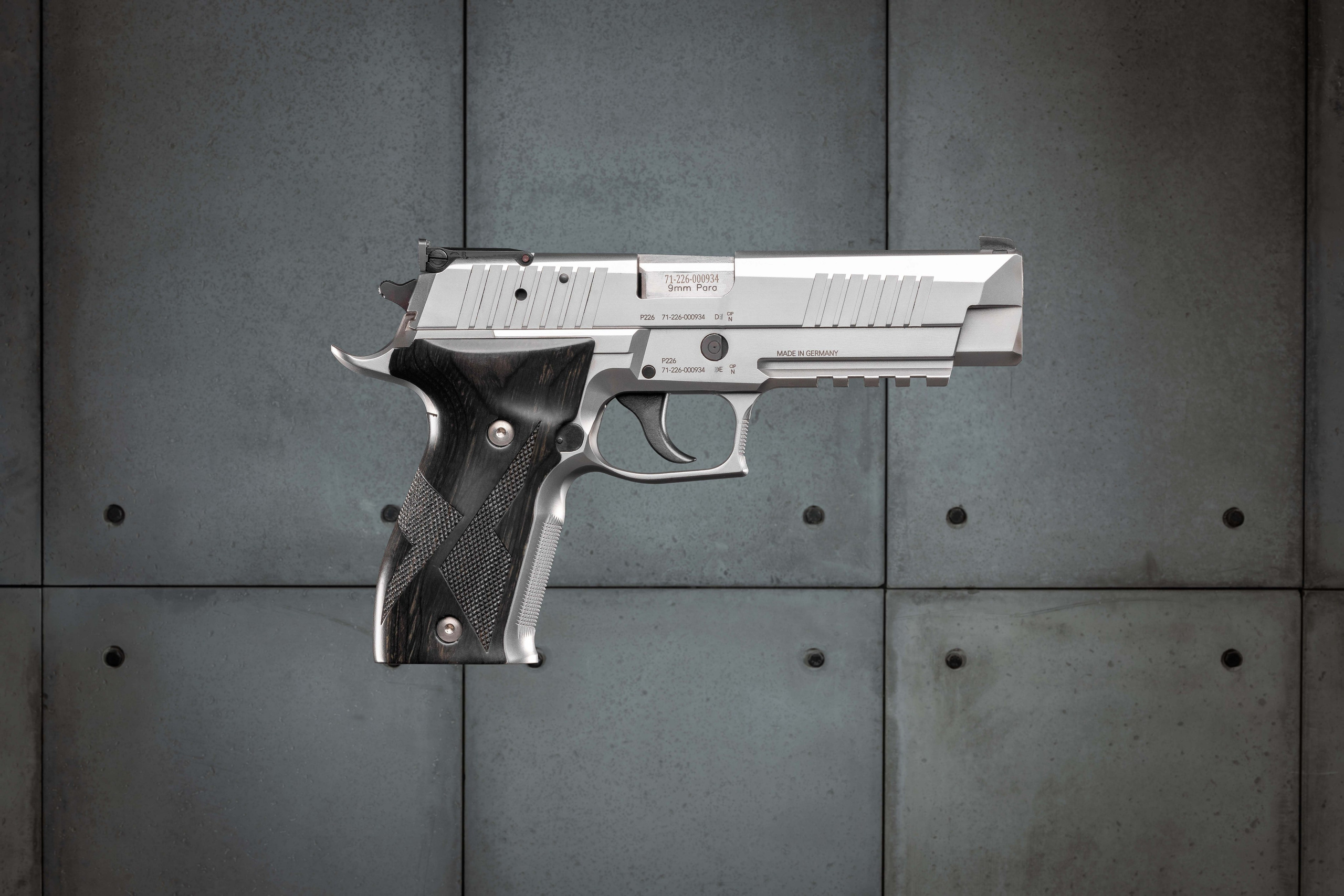 Предметная съемка для 7.62 — Стрелковый клуб в Москве | Николай Завалишин. NICKZAVALISHIN — Визуал который продаёт