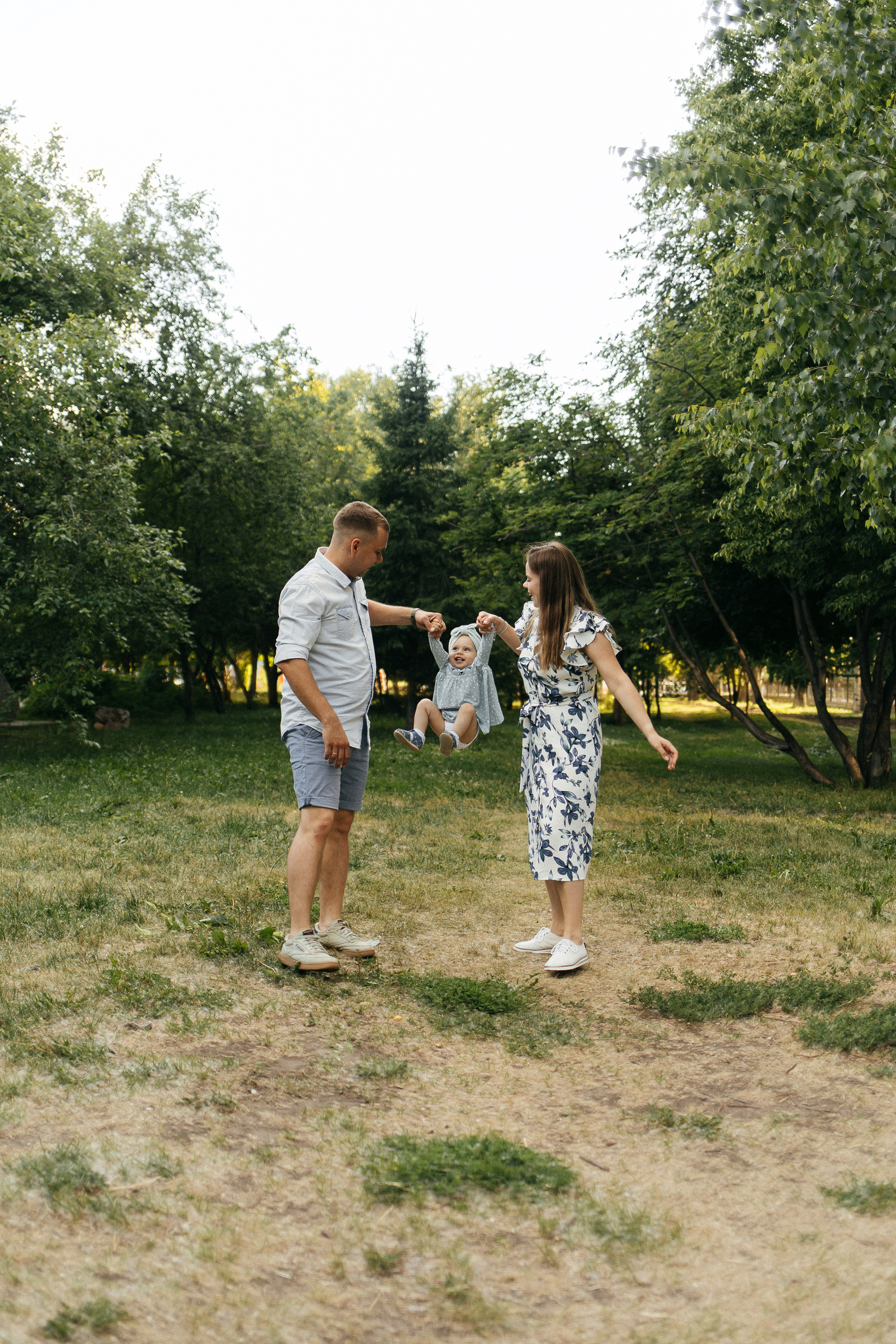 Семейная фотосессия в парке новосибирска. Главная